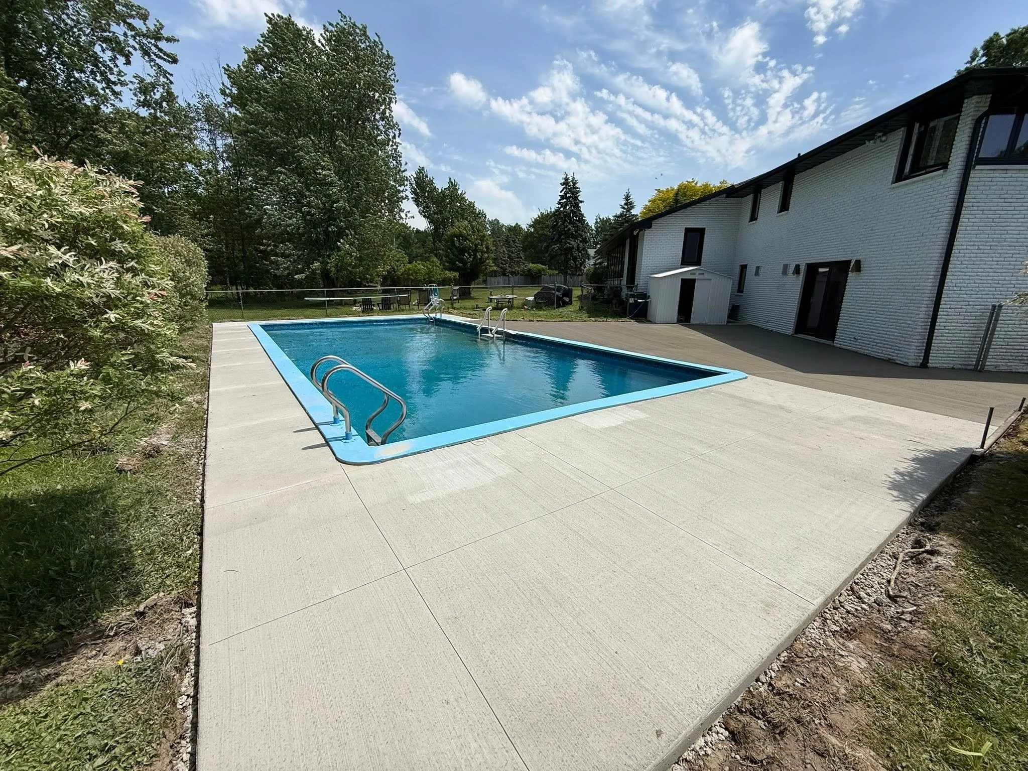 pool border clarence `.jpg