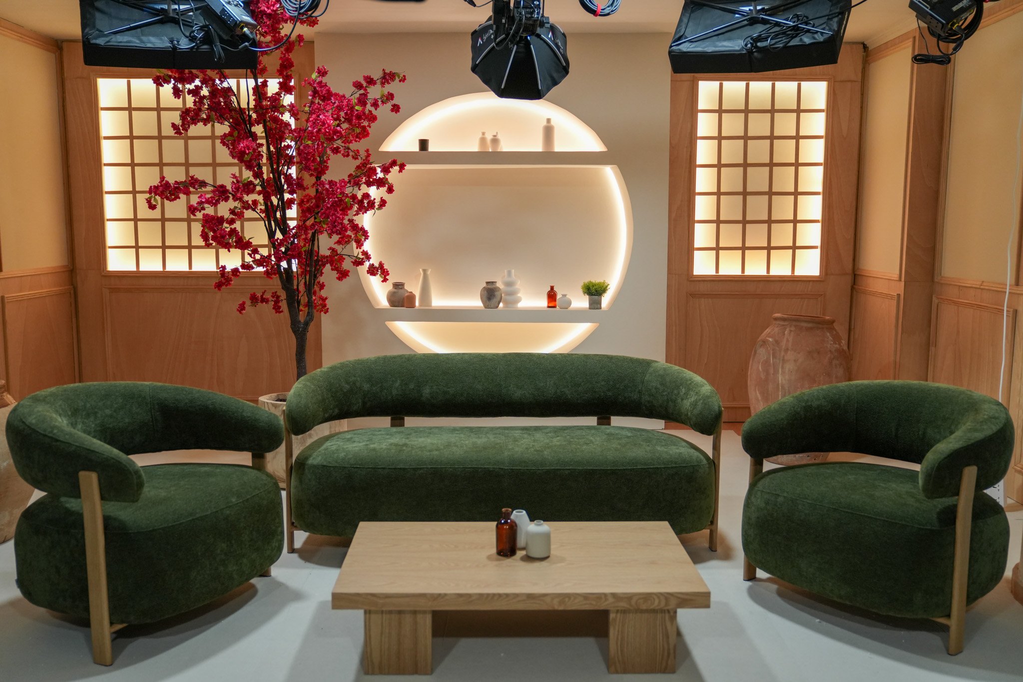 Set de grabación de podcast en estudio profesional de universal podcast en Barcelona