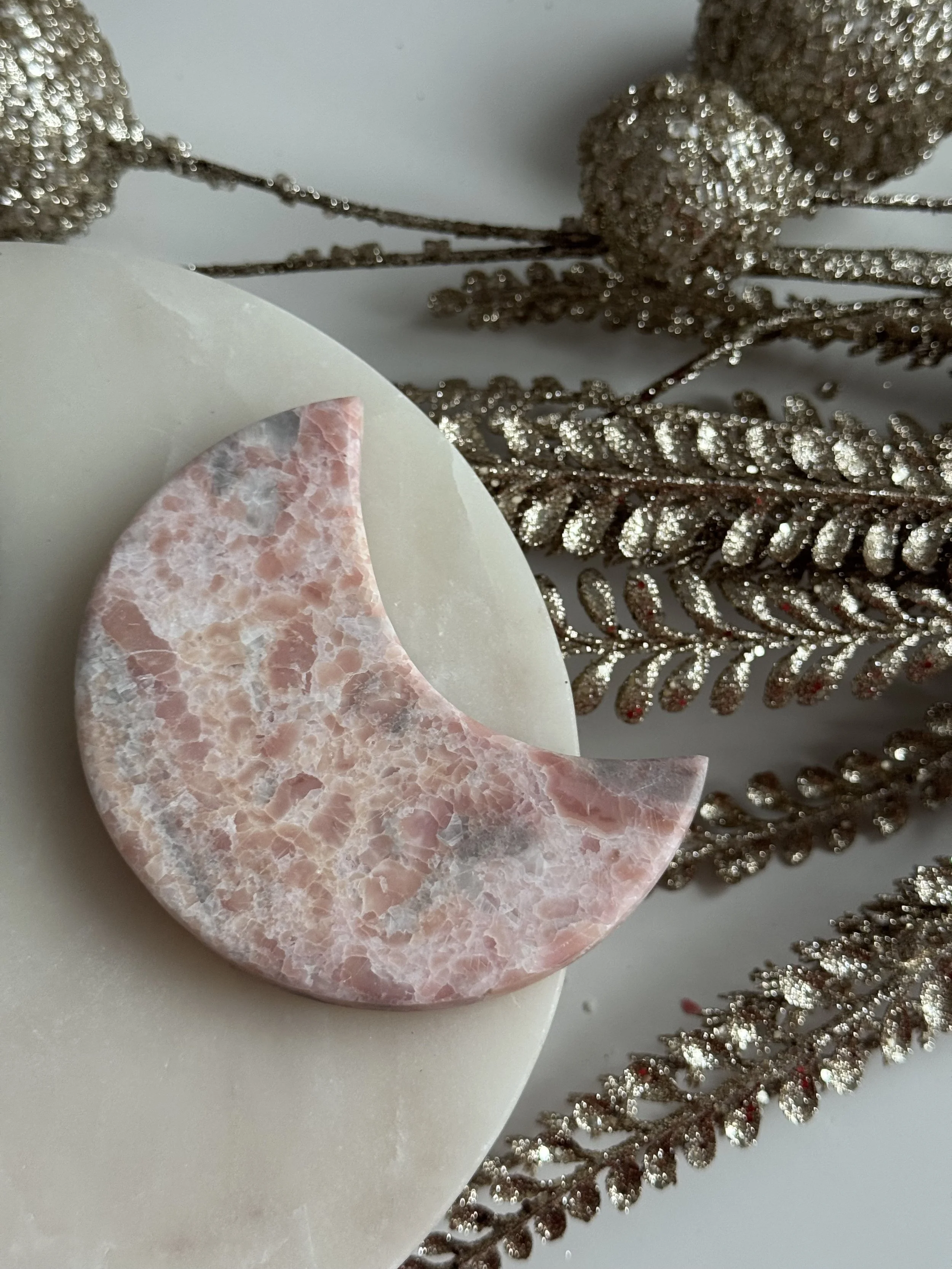 Opal roz Luna - sculptata manual 