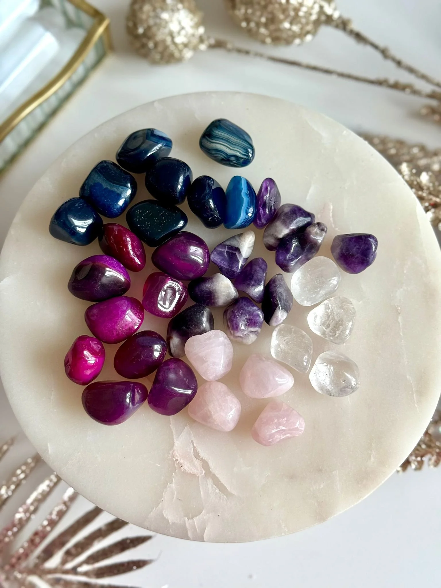 Pietre rulate - Cuart roz • Cuart de stanca • Agat albastru • Agat mov • Ametist Chevron