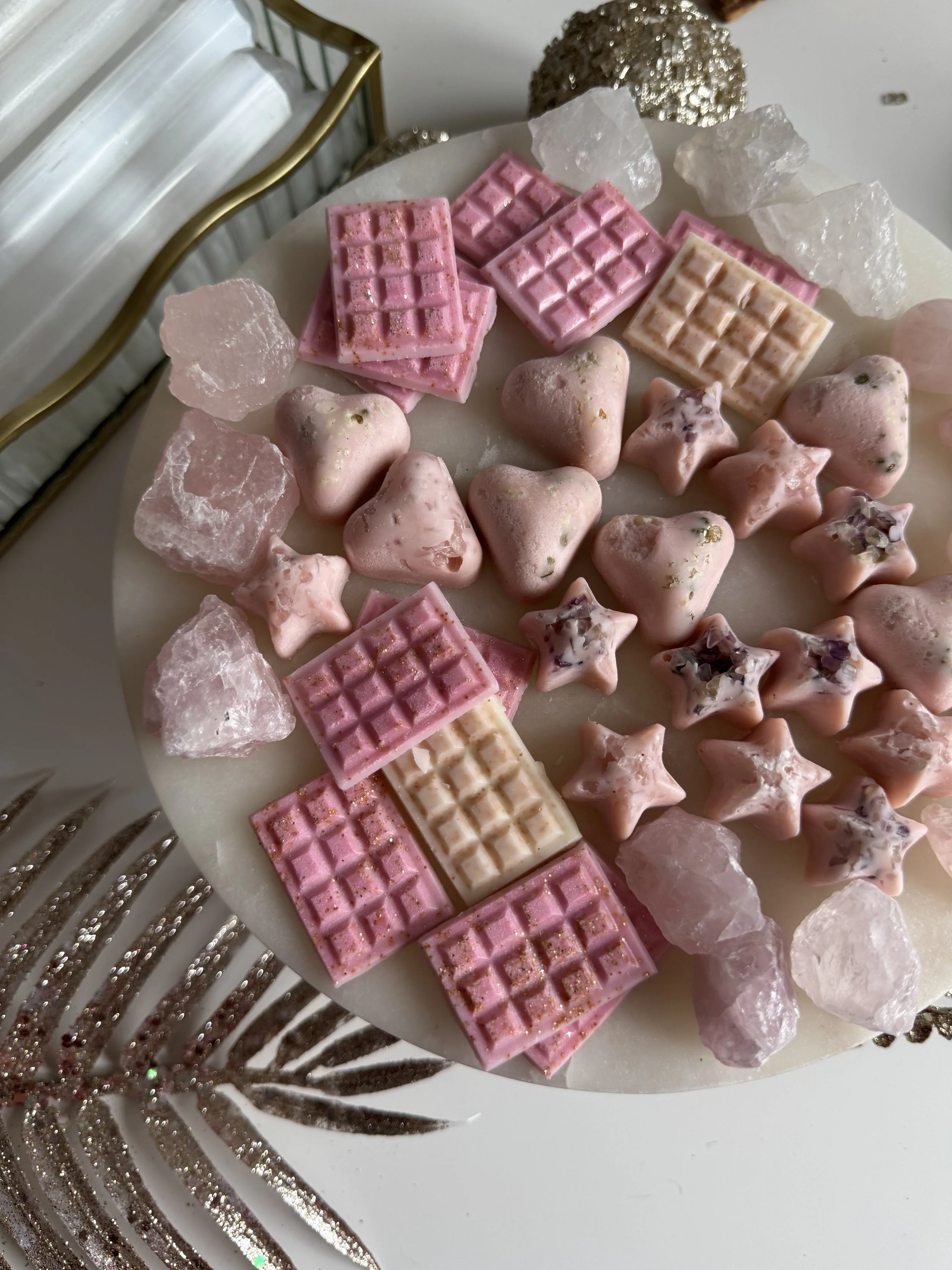 Ceara naturala de soia ritualizata - Familie fericita -  cu Tamaie de Rege, uleiuri esentiale naturale provenienta India, plante naturale si chips-uri de cristale 