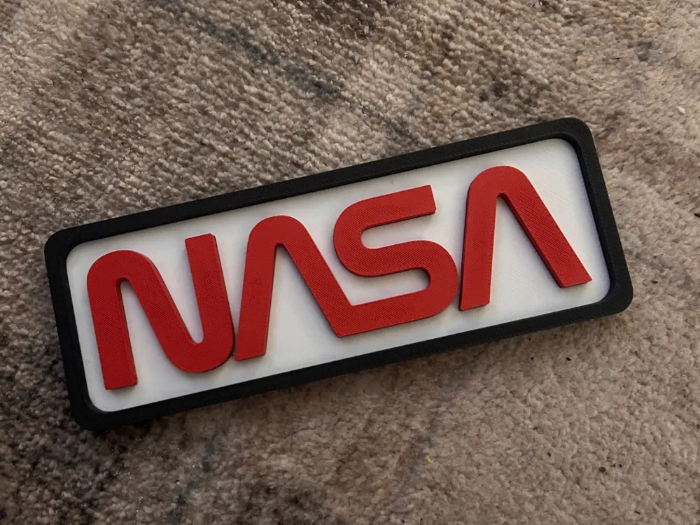 NASA Worm Magnet