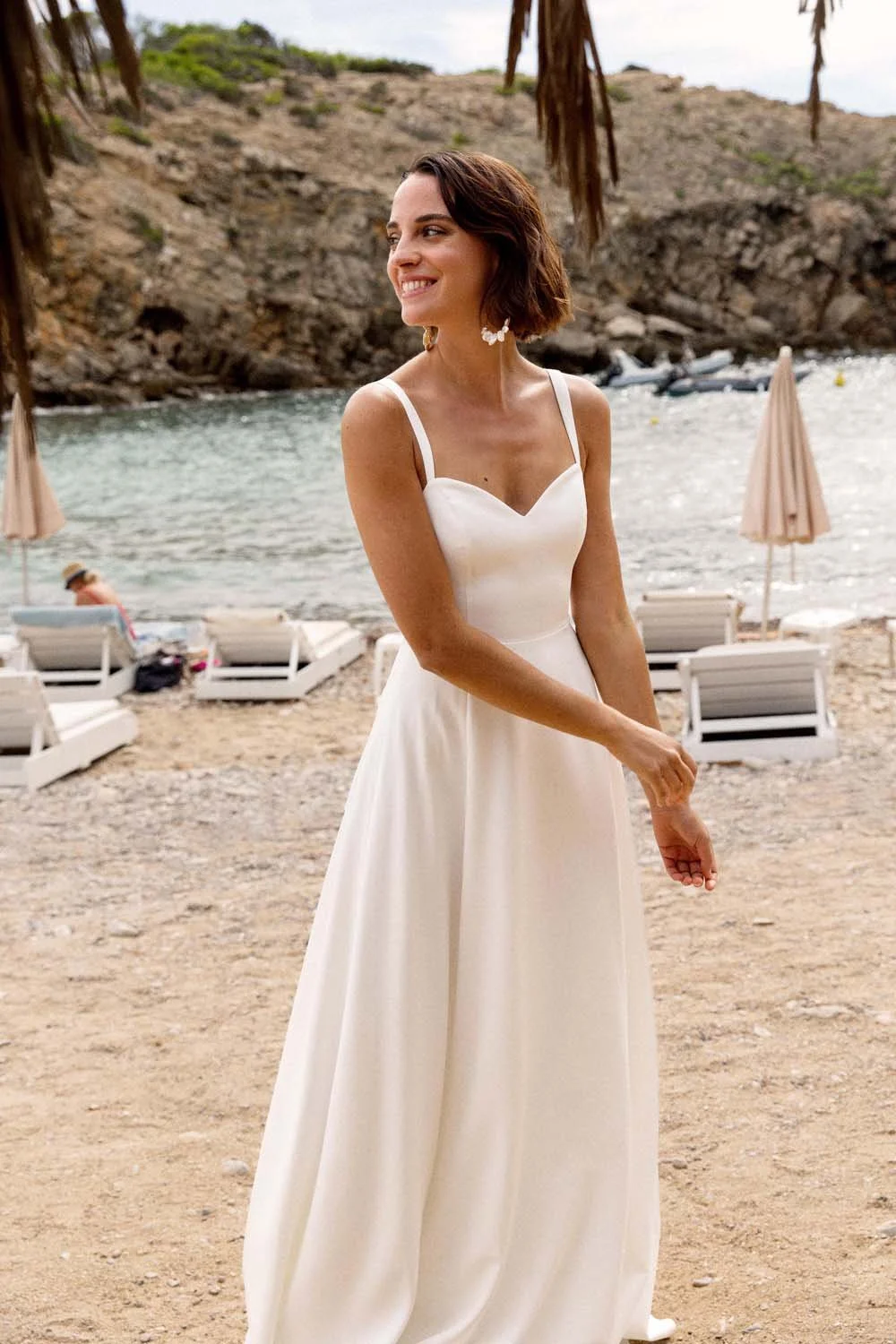 Marianna-robe-de-mariee-longue-simple-bustier-fines-bretelles-evasee-princesse-maison-lemoine (1).jpg