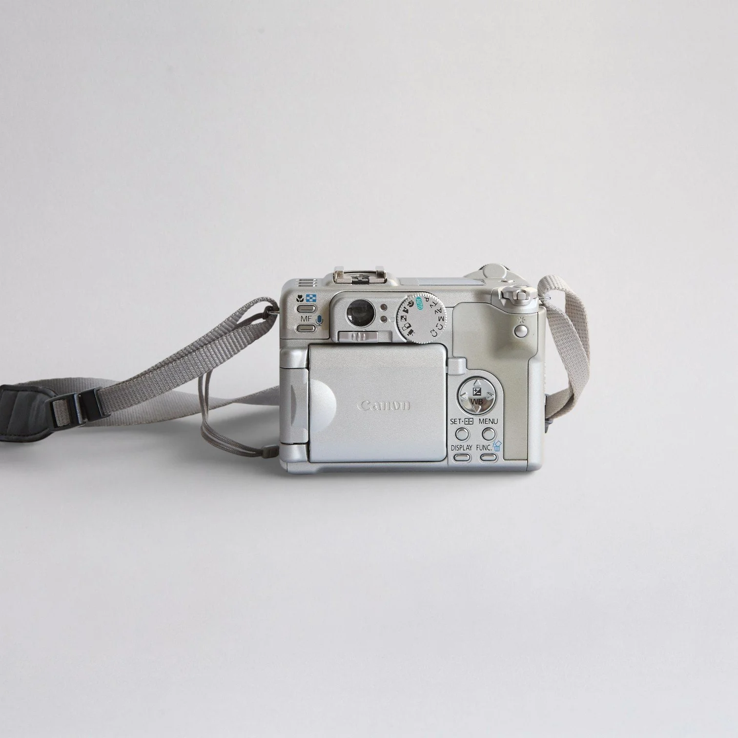 Canon-Powershot-G6-Curated-By-Carolina-Sosa-Abó