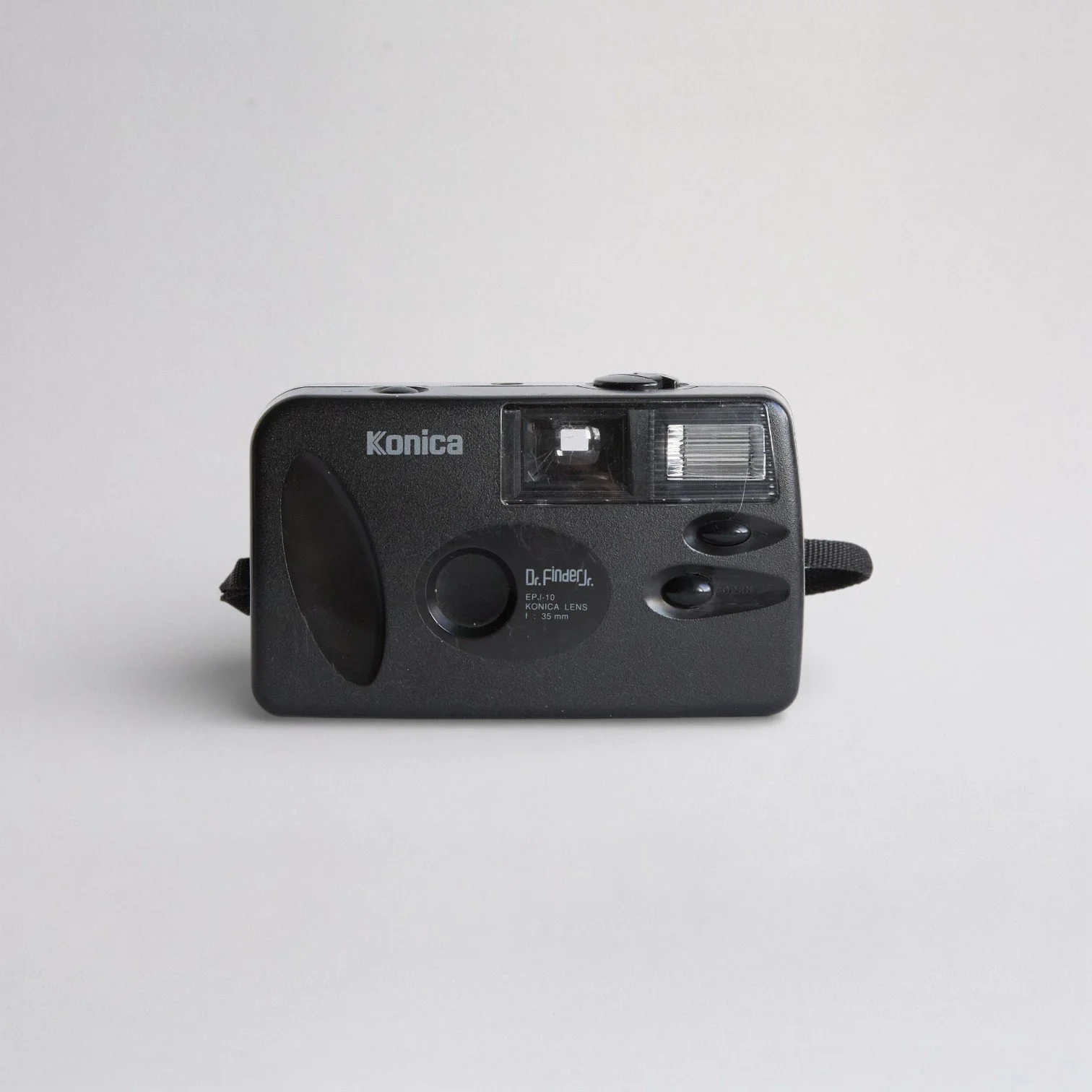 Konica-Dr-Finder-Jr-Curated-By-Carolina-Sosa-Abó