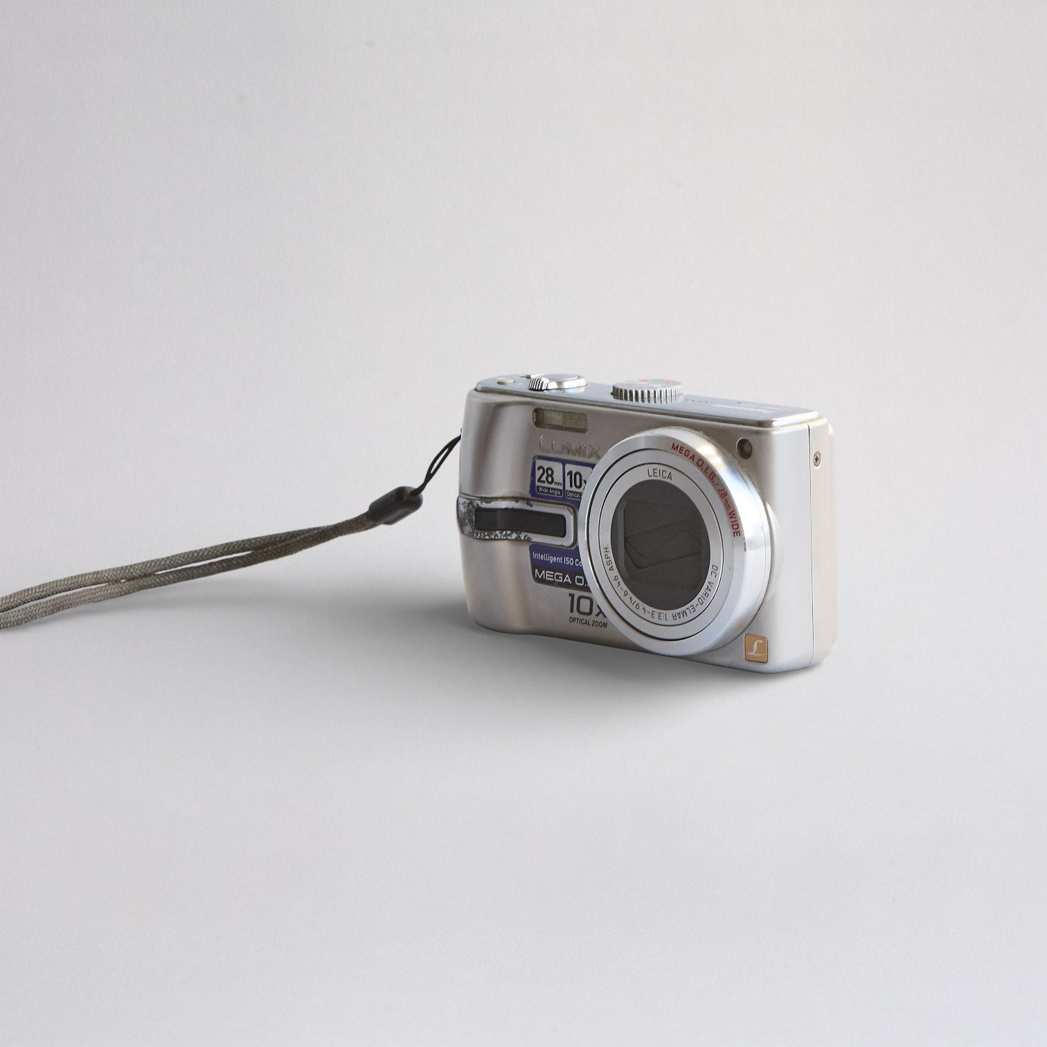 Panasonic-Lumix-DMC-TZ3-Curated-By-Carolina-Sosa-Abó