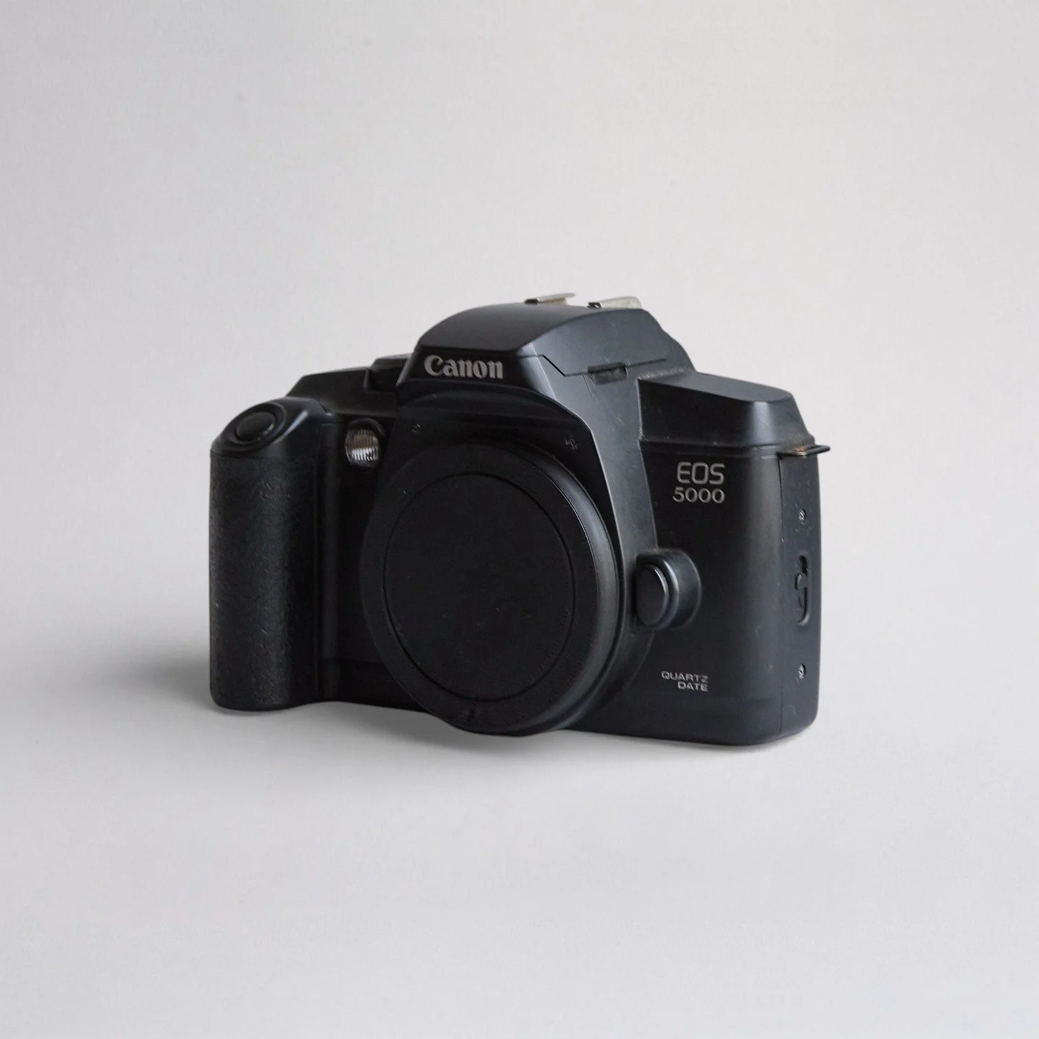 Canon-EOS-5000-Curated-By-Carolina-Sosa-Abó