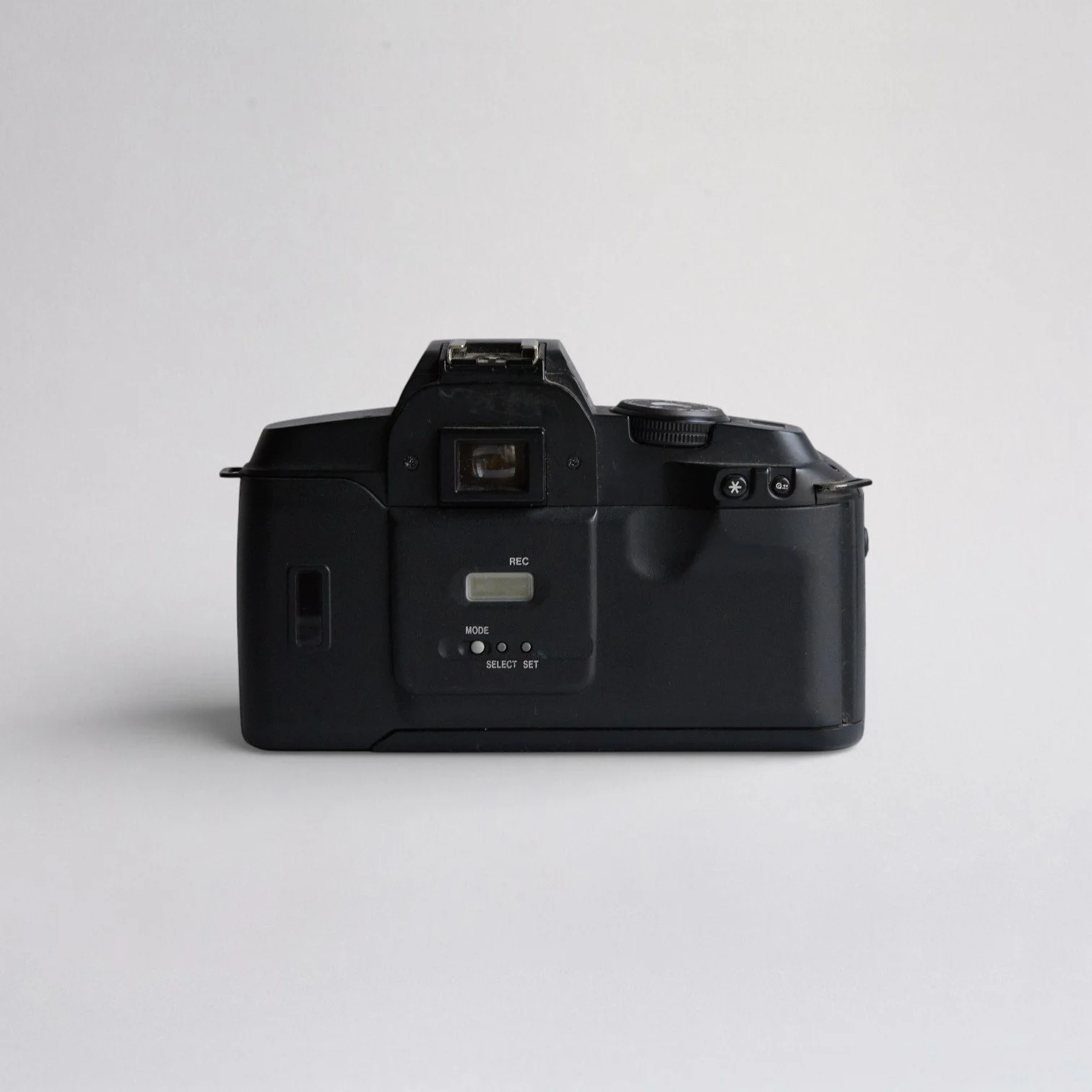 Canon-EOS-5000-Curated-By-Carolina-Sosa-Abó