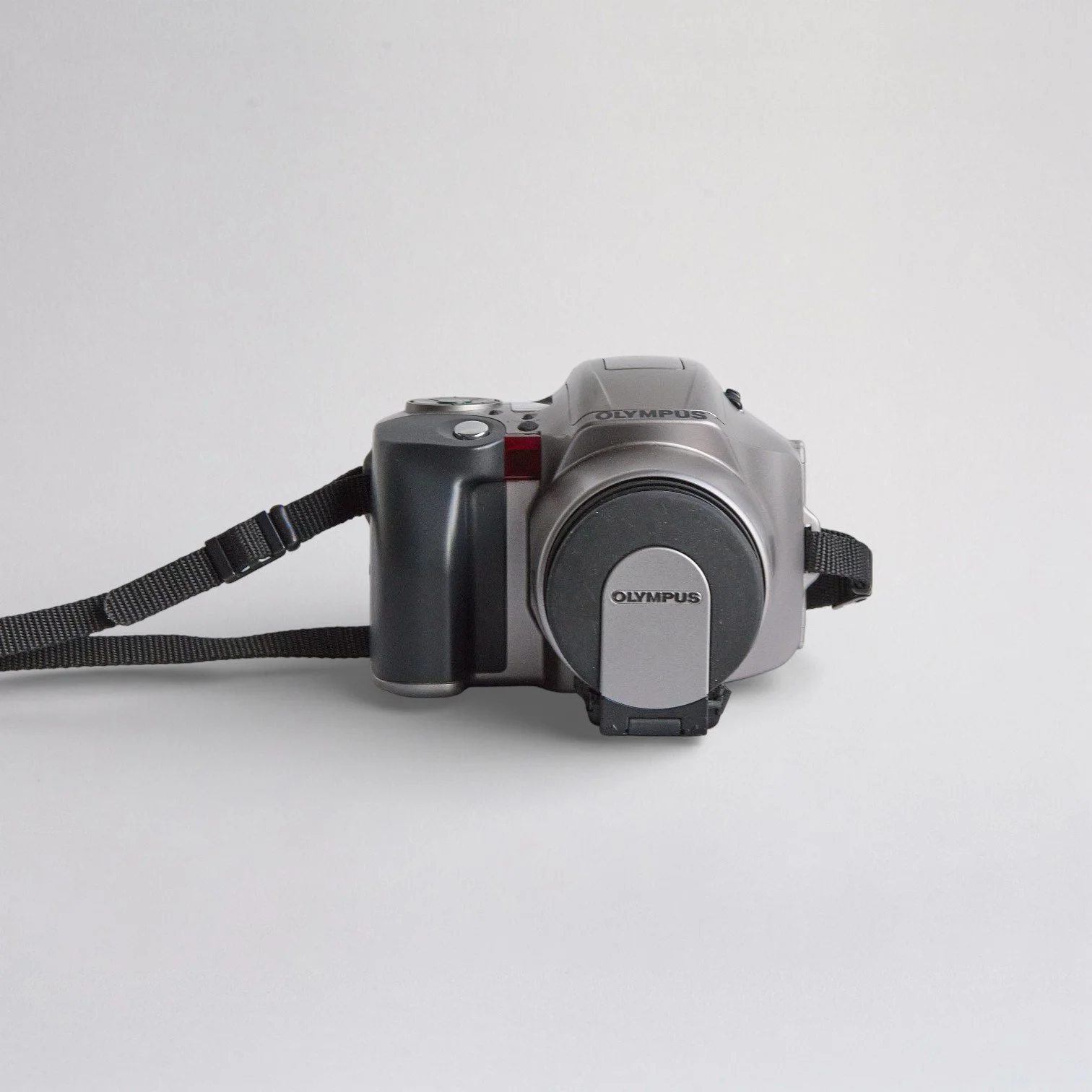Olympus-IS-200-Curated-By-Carolina-Sosa-Abó