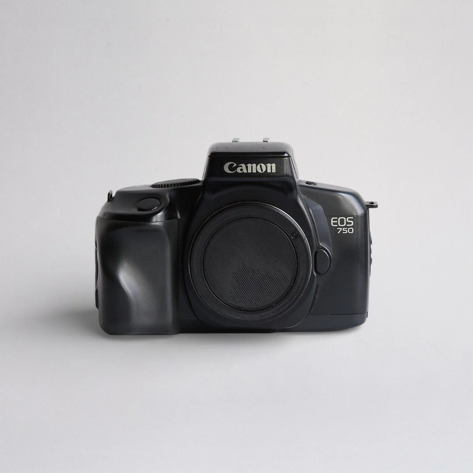 Canon-EOS-750-Curated-By-Carolina-Sosa-Abó