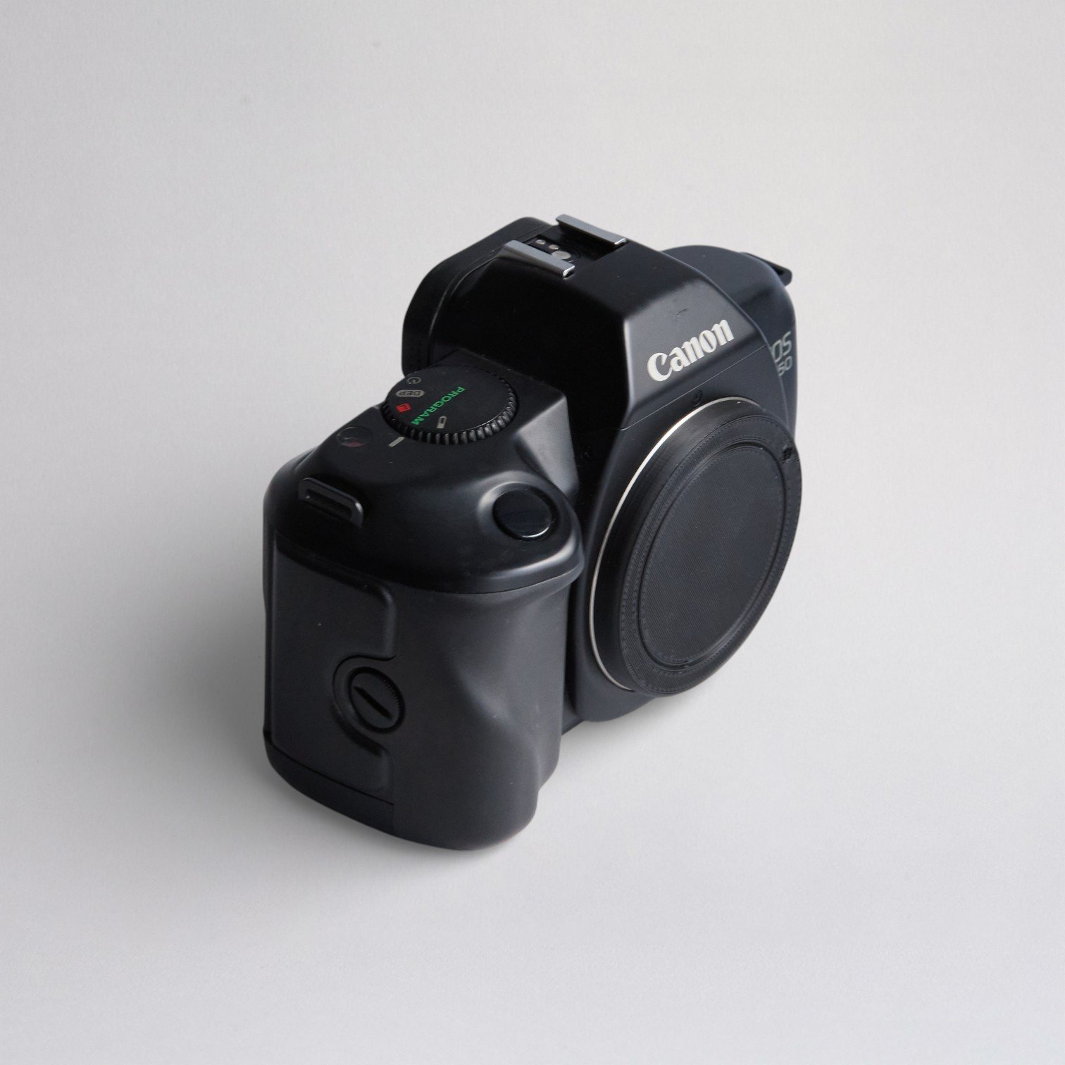 Canon-EOS-850-Curated-By-Carolina-Sosa-Abó