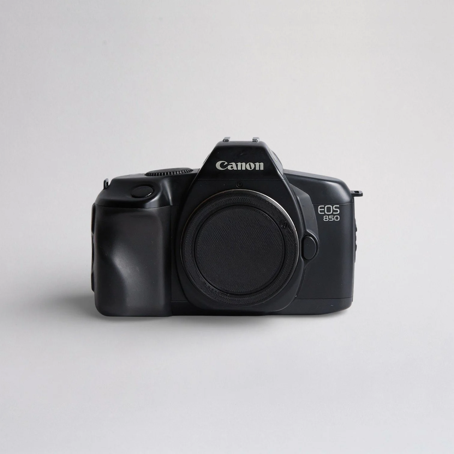 Canon-EOS-850-Curated-By-Carolina-Sosa-Abó