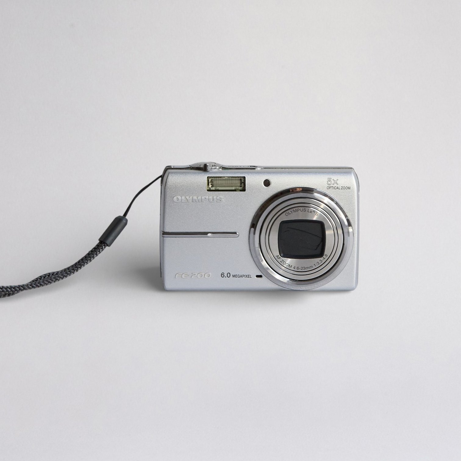 Olympus-FE-200-Curated-By-Carolina-Sosa-Abó