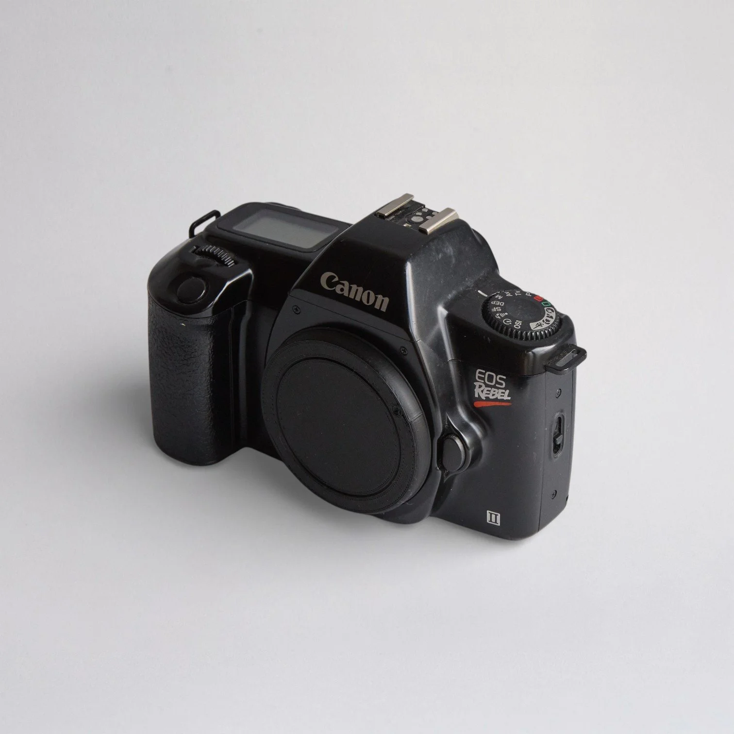 Canon-EOS-Rebel-II-Curated-By-Carolina-Sosa-Abó