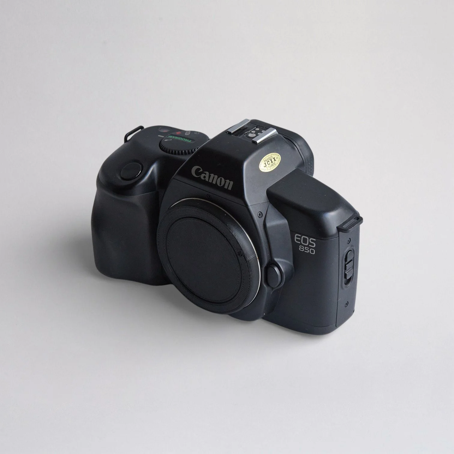 Canon-EOS-850-Curated-By-Carolina-Sosa-Abó