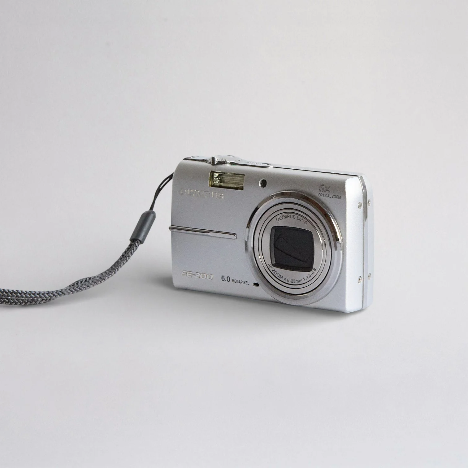 Olympus-FE-200-Curated-By-Carolina-Sosa-Abó