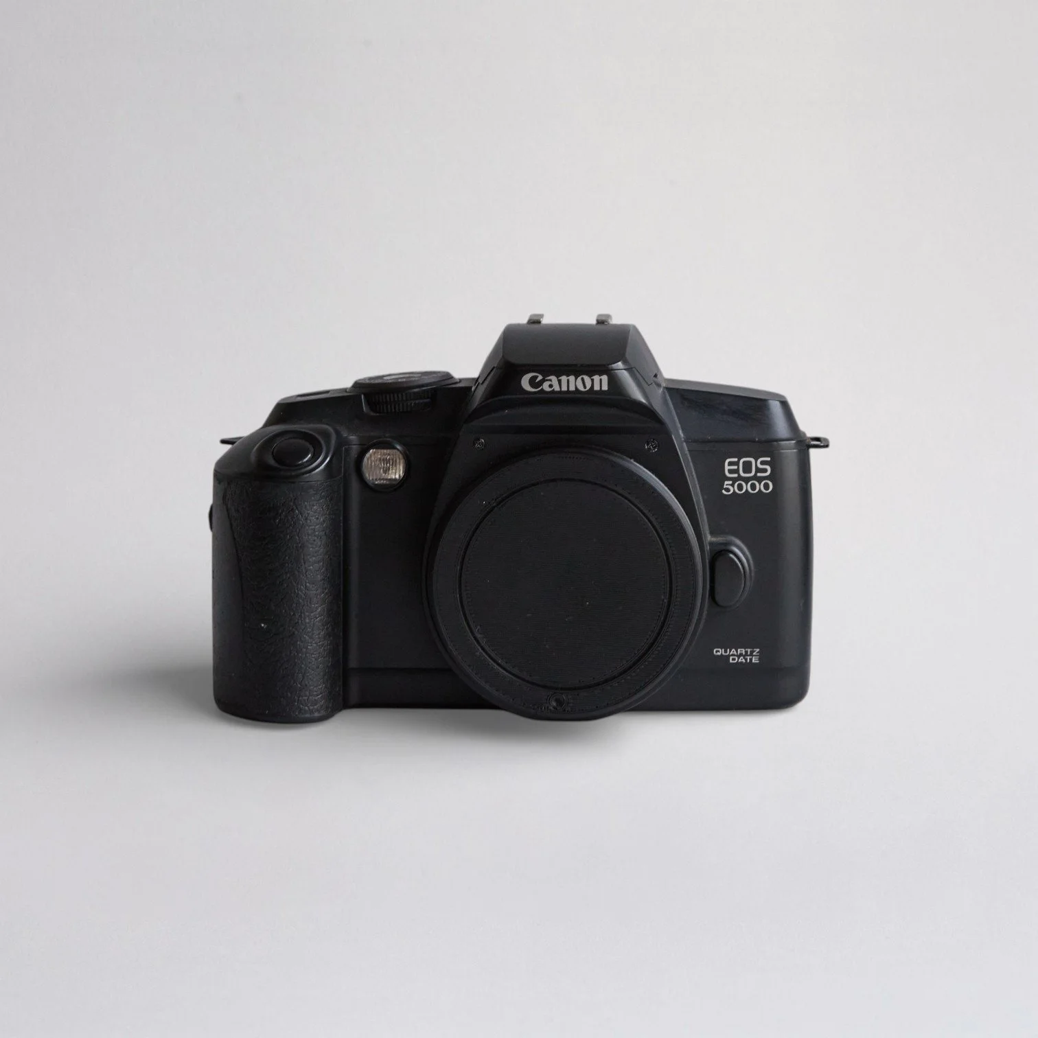 Canon-EOS-5000-Curated-By-Carolina-Sosa-Abó