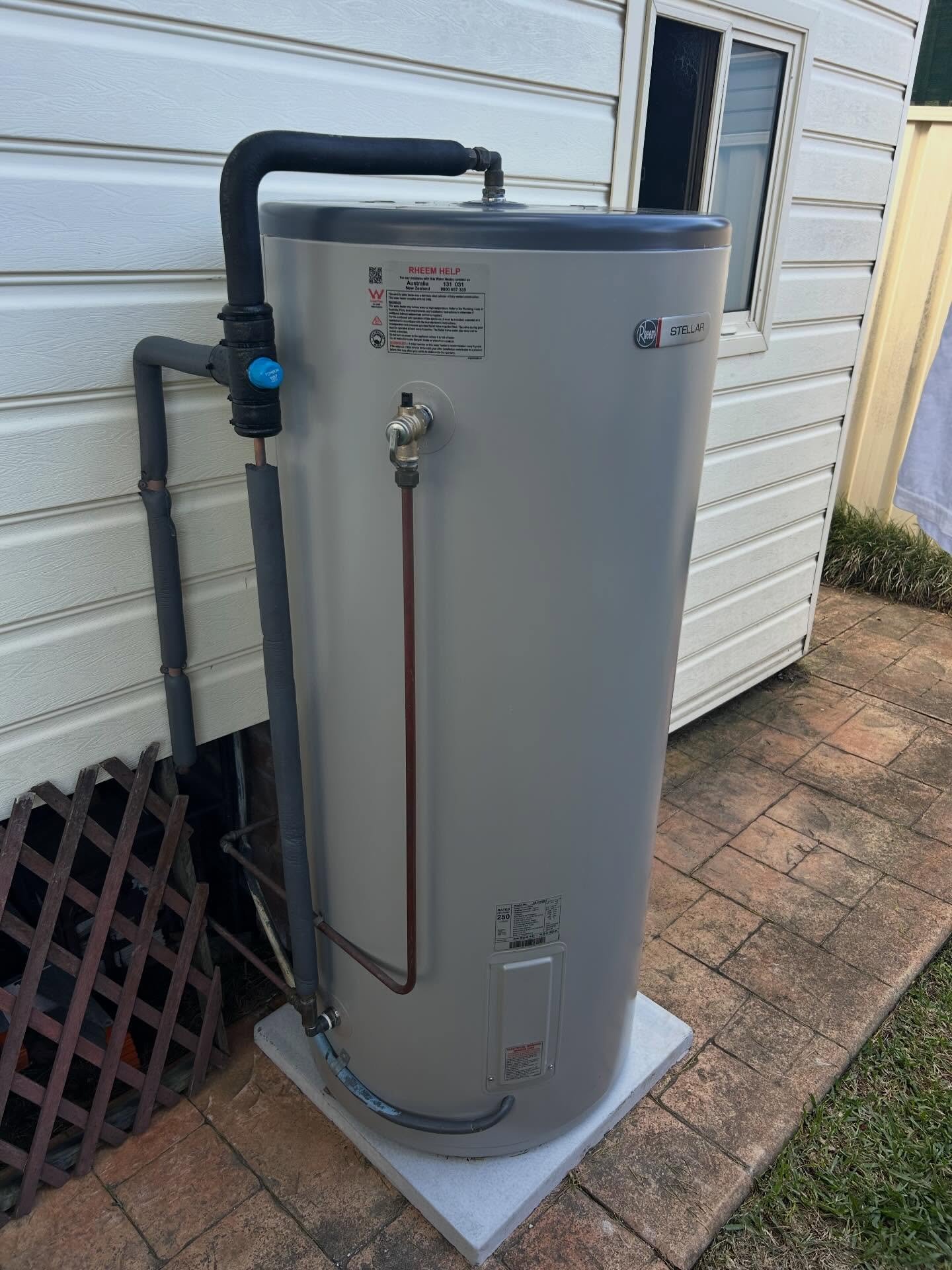Hot water change over just in time for winter 🚿 

Need your hot water system replaced or serviced? 

Give us a call 📞 0415 529 643