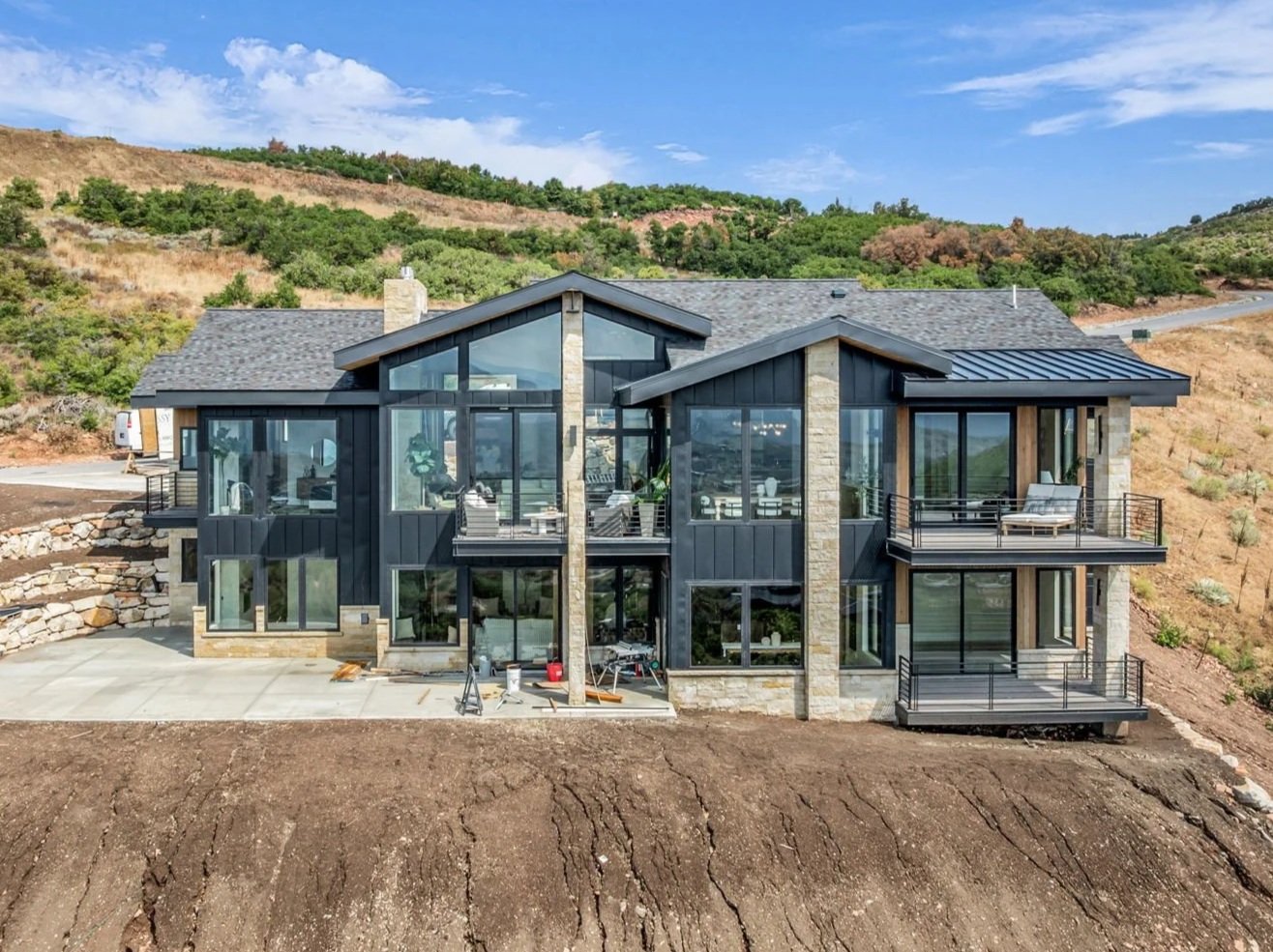 1-web-or-mls-2127-e-peak-vw-dr.jpg