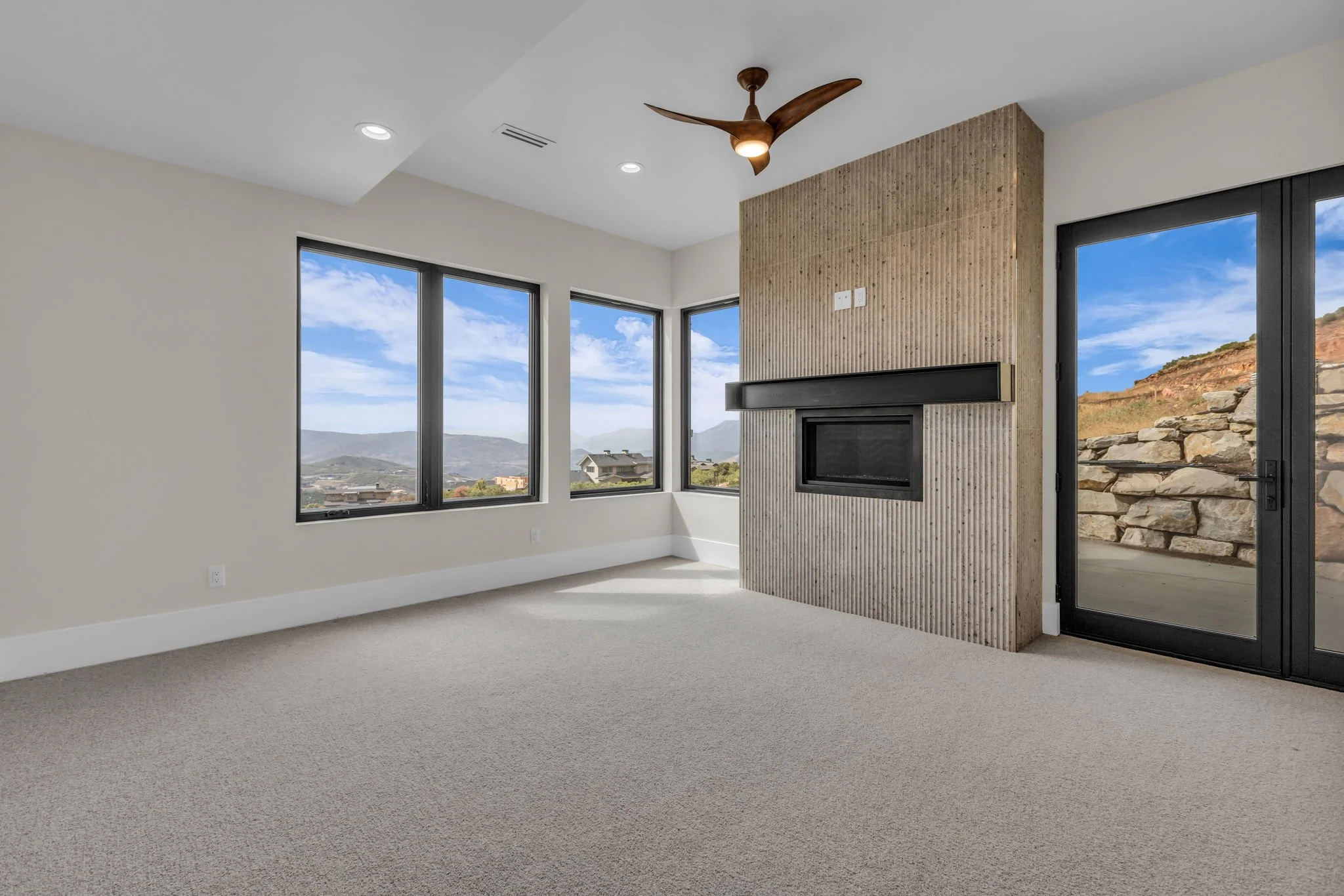 31-web-or-mls-2127-e-peak-vw-dr.jpg