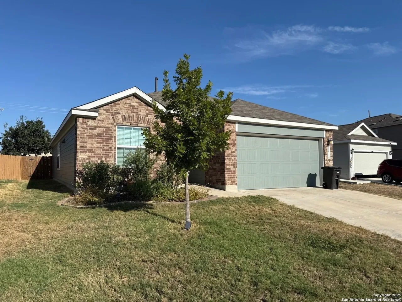 $249,995
3
bed
2
bath
1,635sqft
1,635 square feet
5,619sqft lot