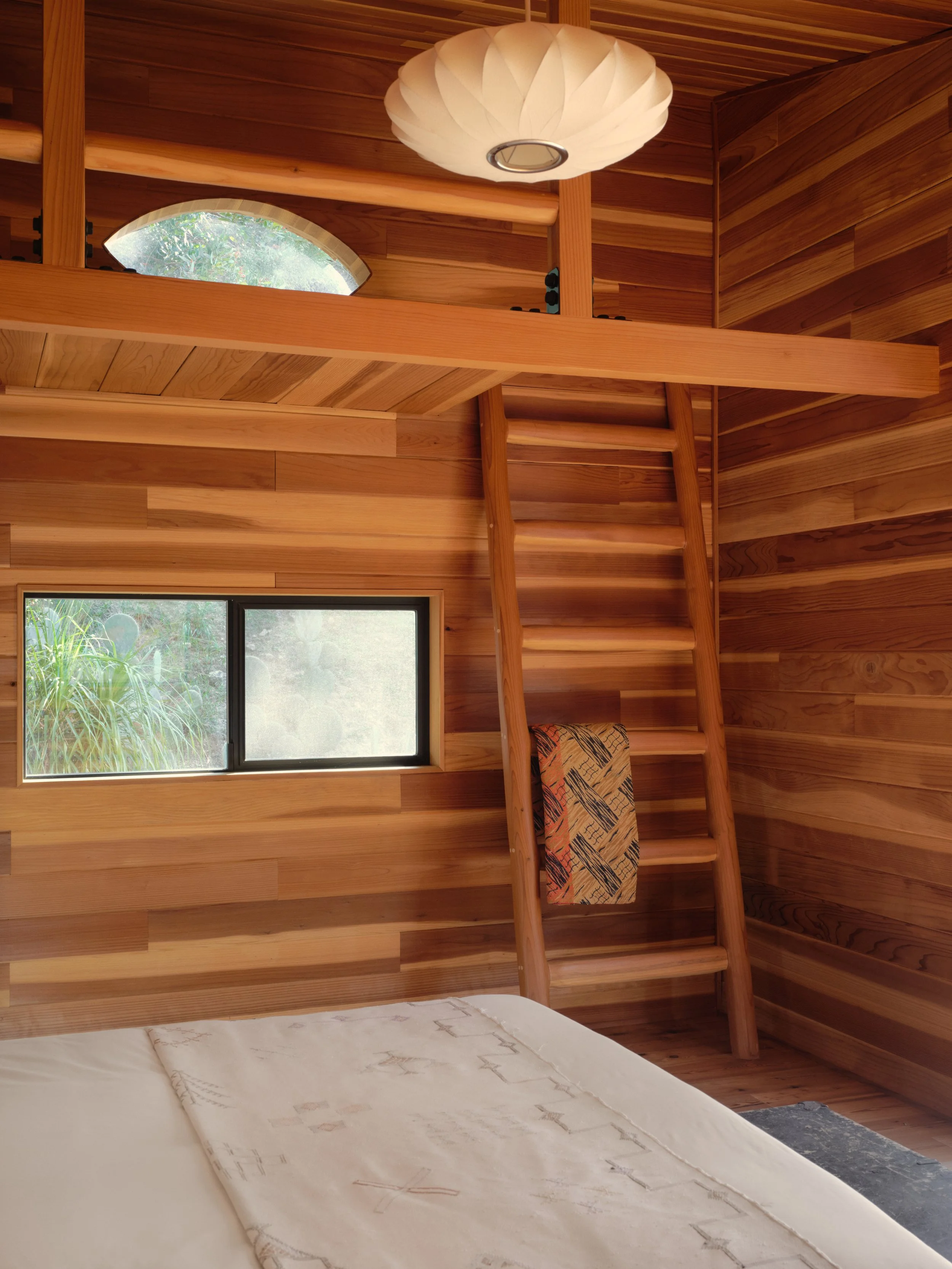 Mariah_O'Brien_Guest_Cabin_Bedroom-1211.jpg
