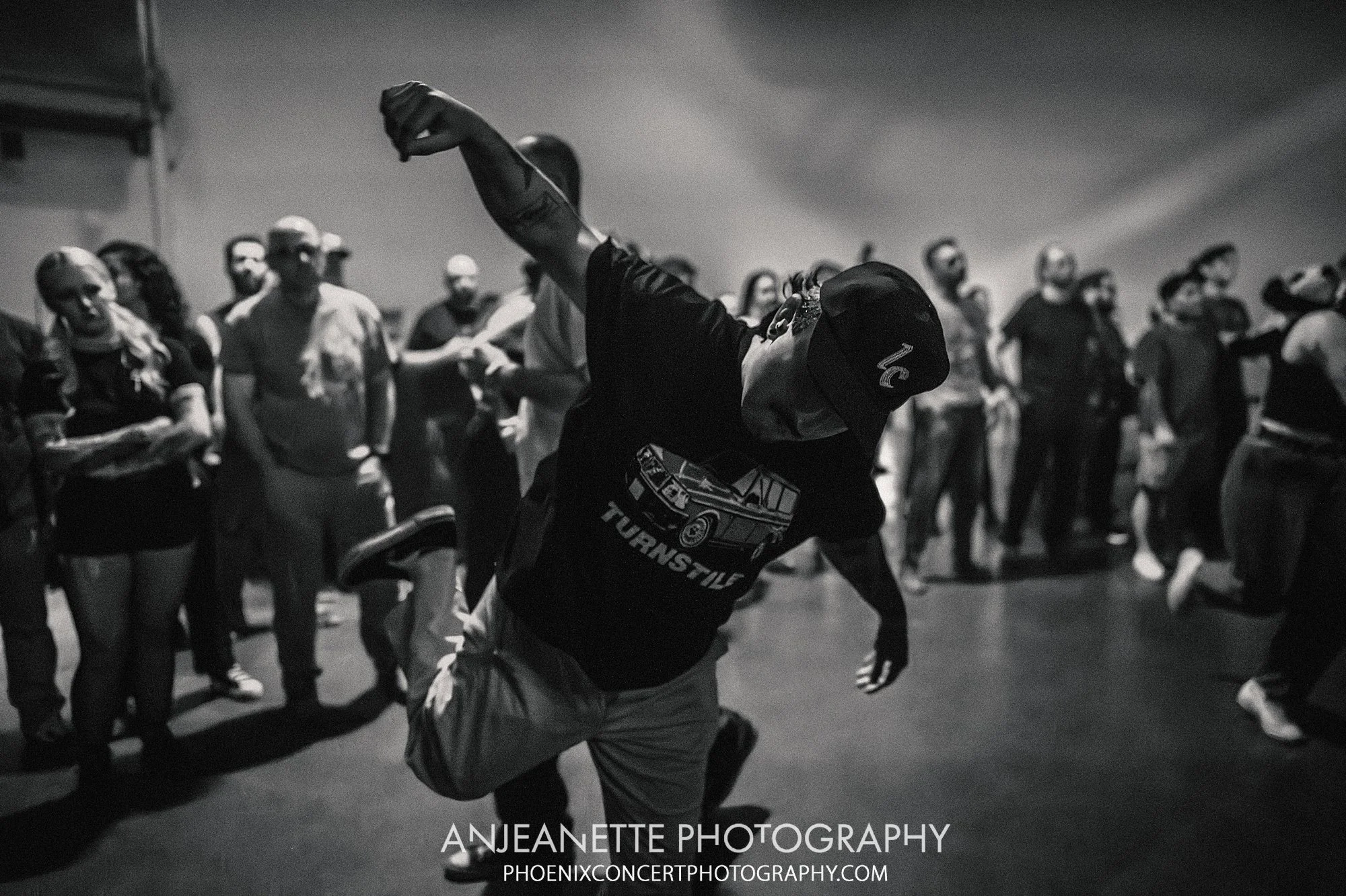 Concert Photographer in Phoenix, AZ near me Anjeanette Photography best music photos White Reaper, LA punk drug church death lens Walter Studios Psyko Steve Live Nation