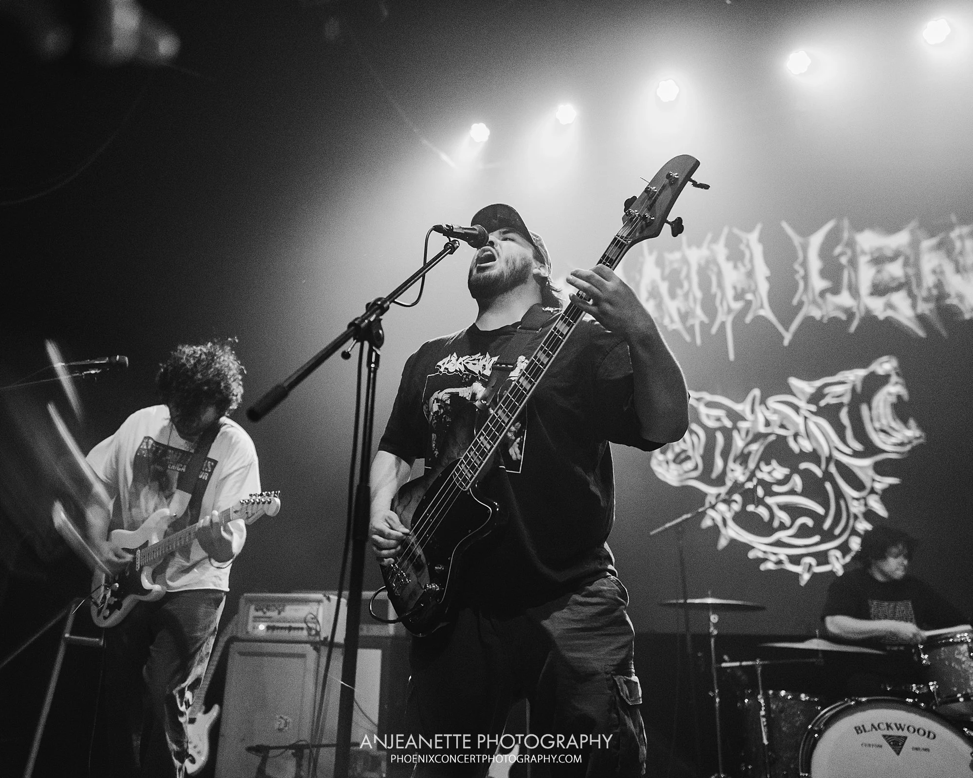 Concert Photographer in Phoenix, AZ near me Anjeanette Photography best music photos White Reaper, LA punk drug church death lens Walter Studios Psyko Steve Live Nation