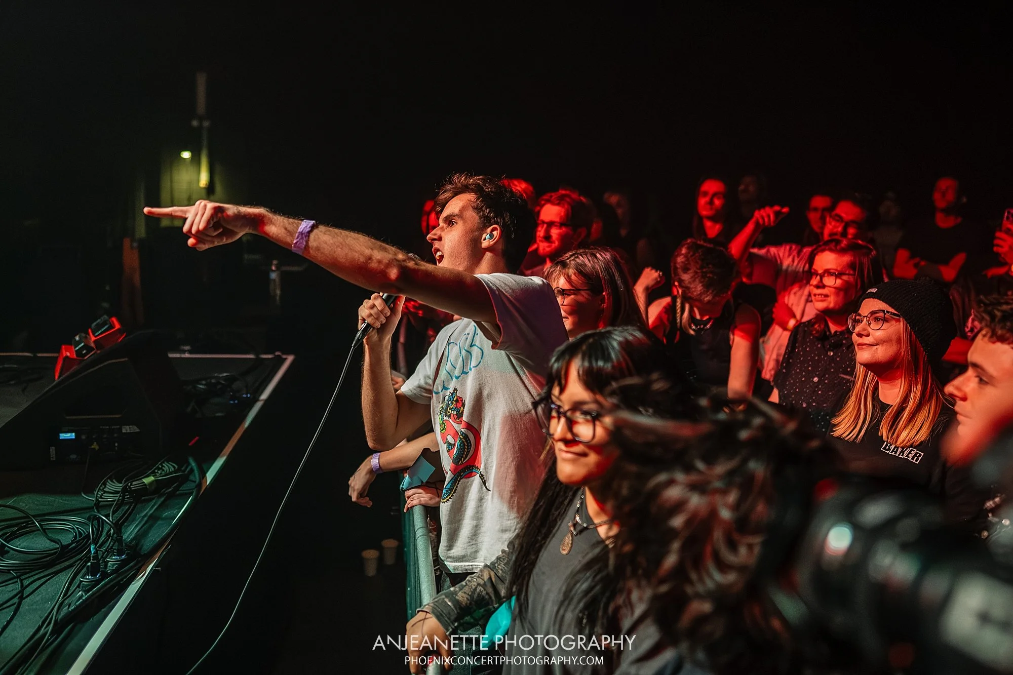 Concert Photographer in Phoenix, AZ near me Anjeanette Photography best music photos White Reaper, LA punk drug church death lens Walter Studios Psyko Steve Live Nation