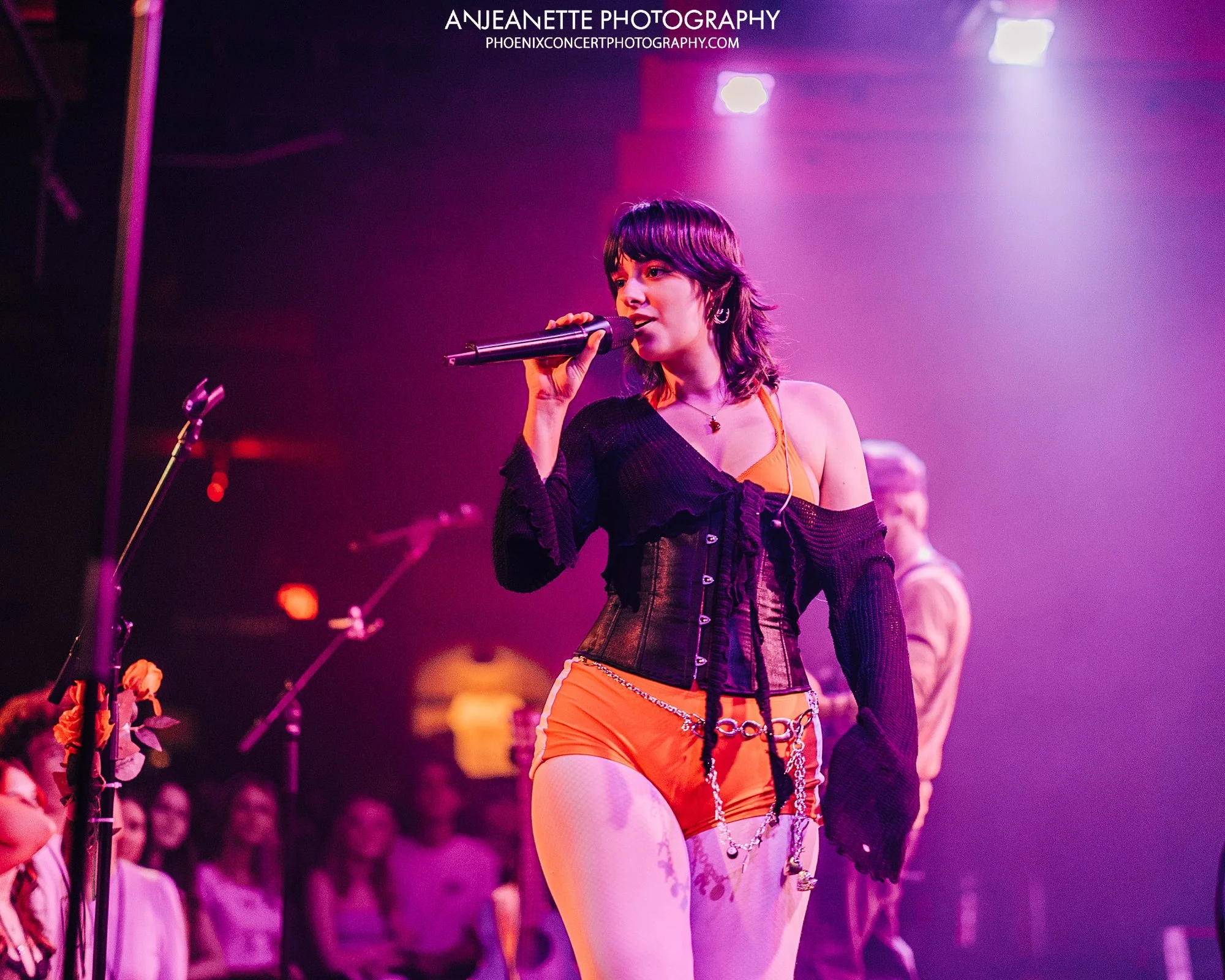 best Concert Photographer in Phoenix, AZ near me Anjeanette Photography top rated music photos crescent ballroom, stevie bill, tour, live nation