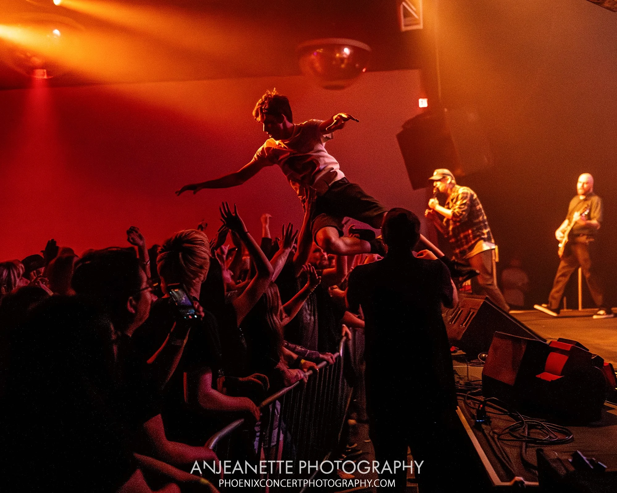 Concert Photographer in Phoenix, AZ near me Anjeanette Photography best music photos White Reaper, LA punk drug church death lens Walter Studios Psyko Steve Live Nation