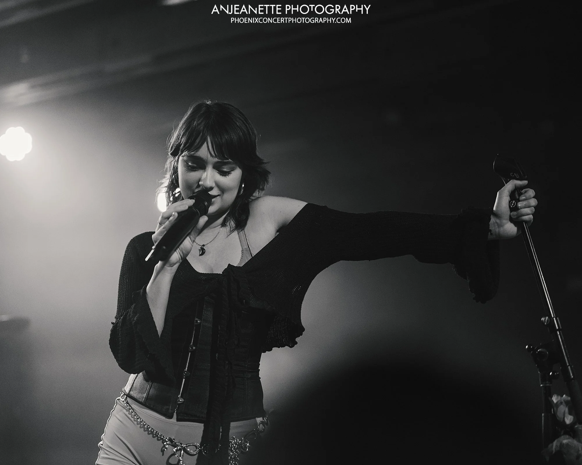 best Concert Photographer in Phoenix, AZ near me Anjeanette Photography top rated music photos crescent ballroom, stevie bill, tour, live nation