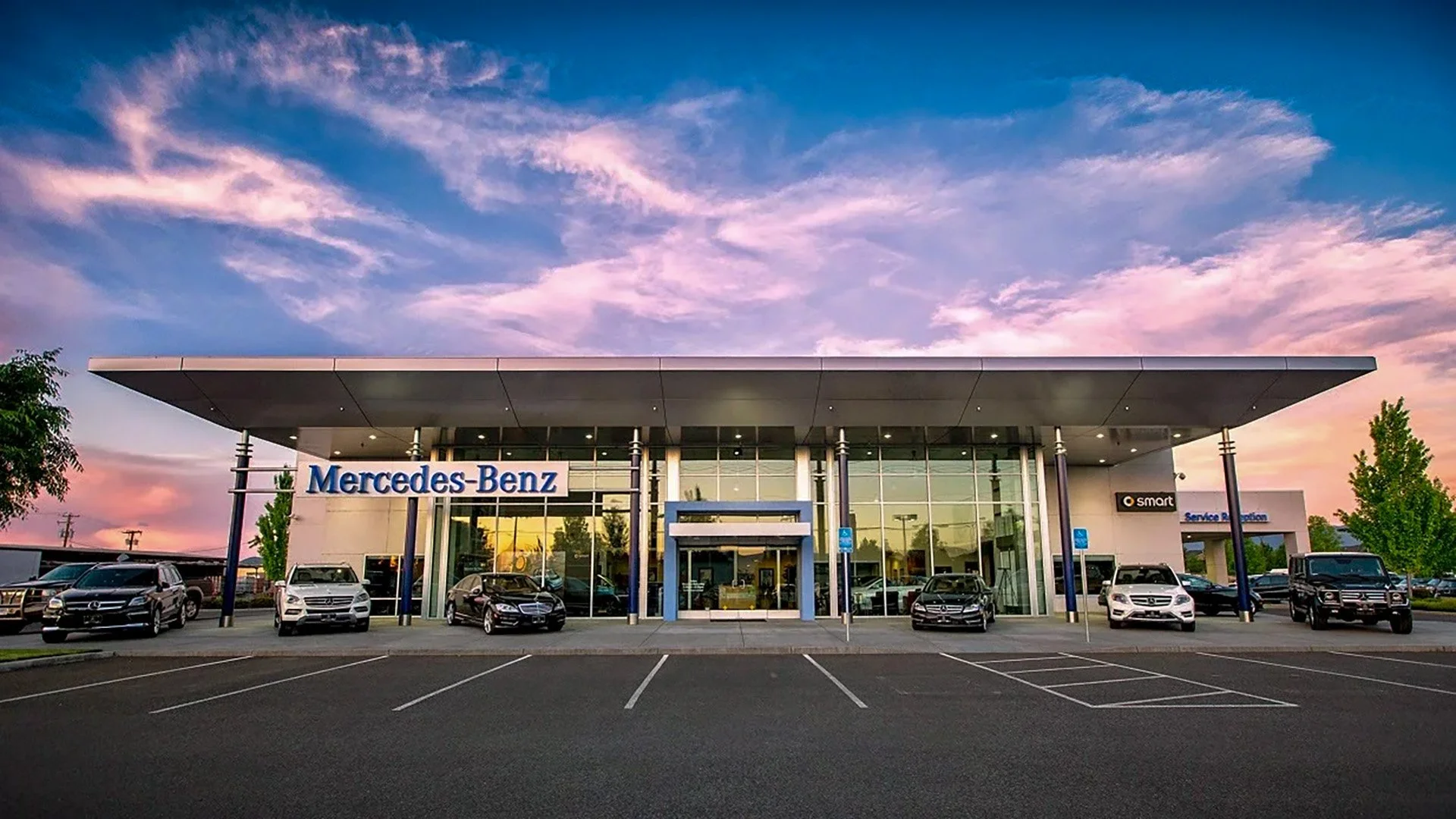 Lithia Acquires Mercedes-Benz of Medford