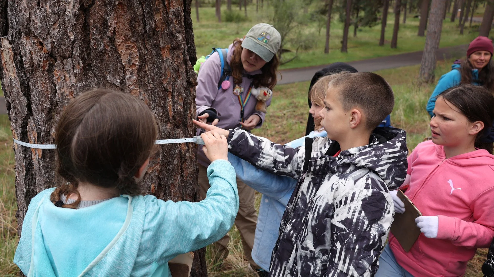 Conger Third Graders Explore Nature at Moore Park