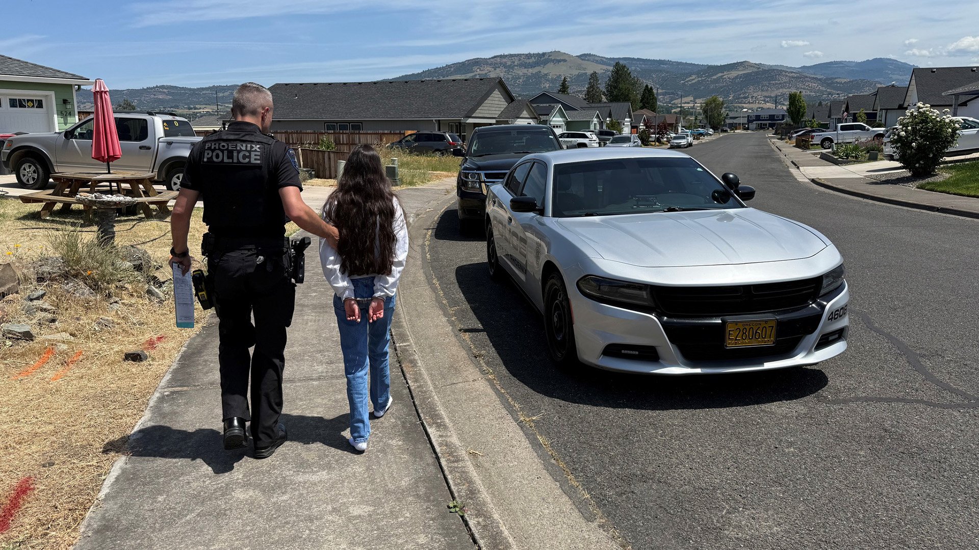 Phoenix Woman Arrested After Gun Threat