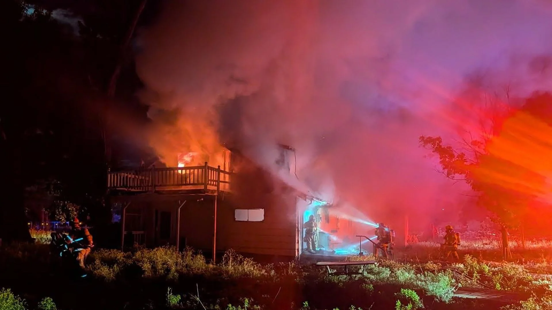 Vacant Building Destroyed in Highway 39 Fire