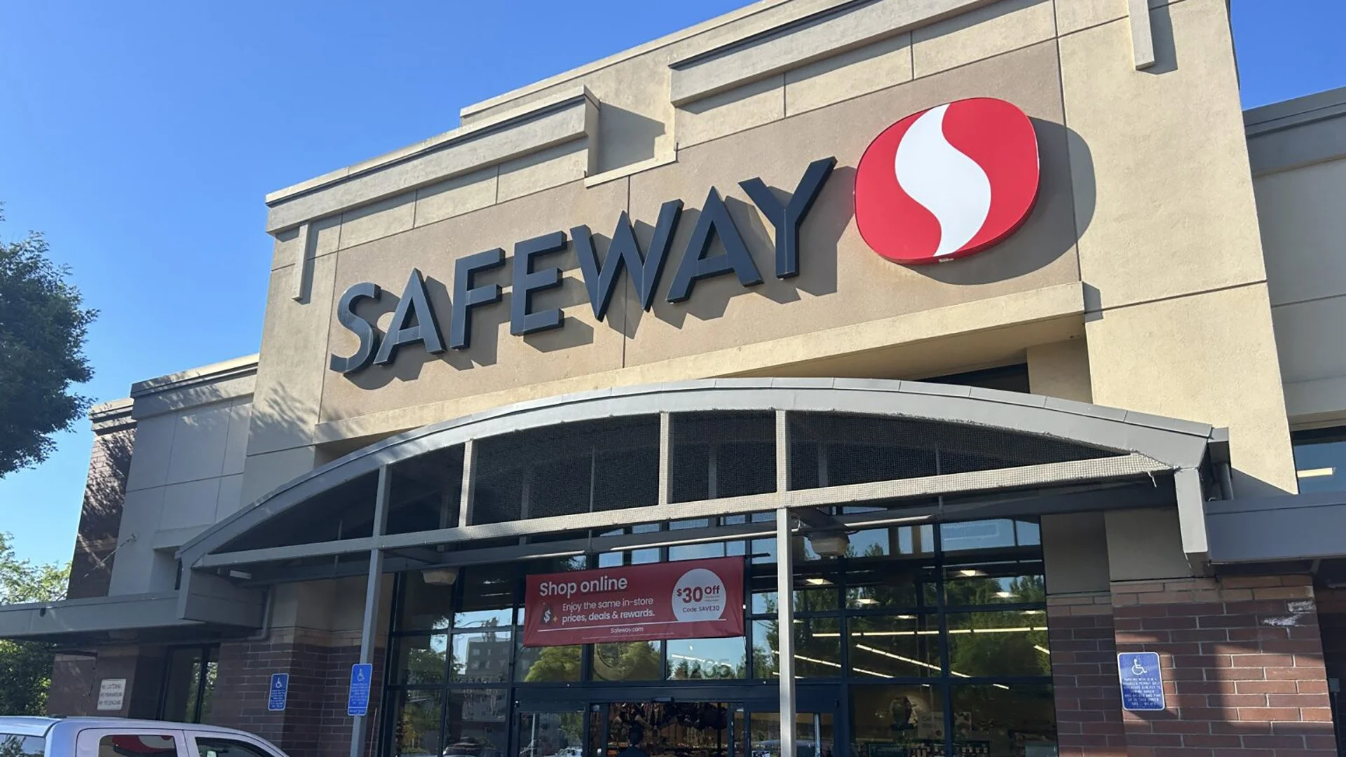 Oregonians Using SNAP Benefits Most Frequently Listed Big Grocery, Retail Companies as Employer