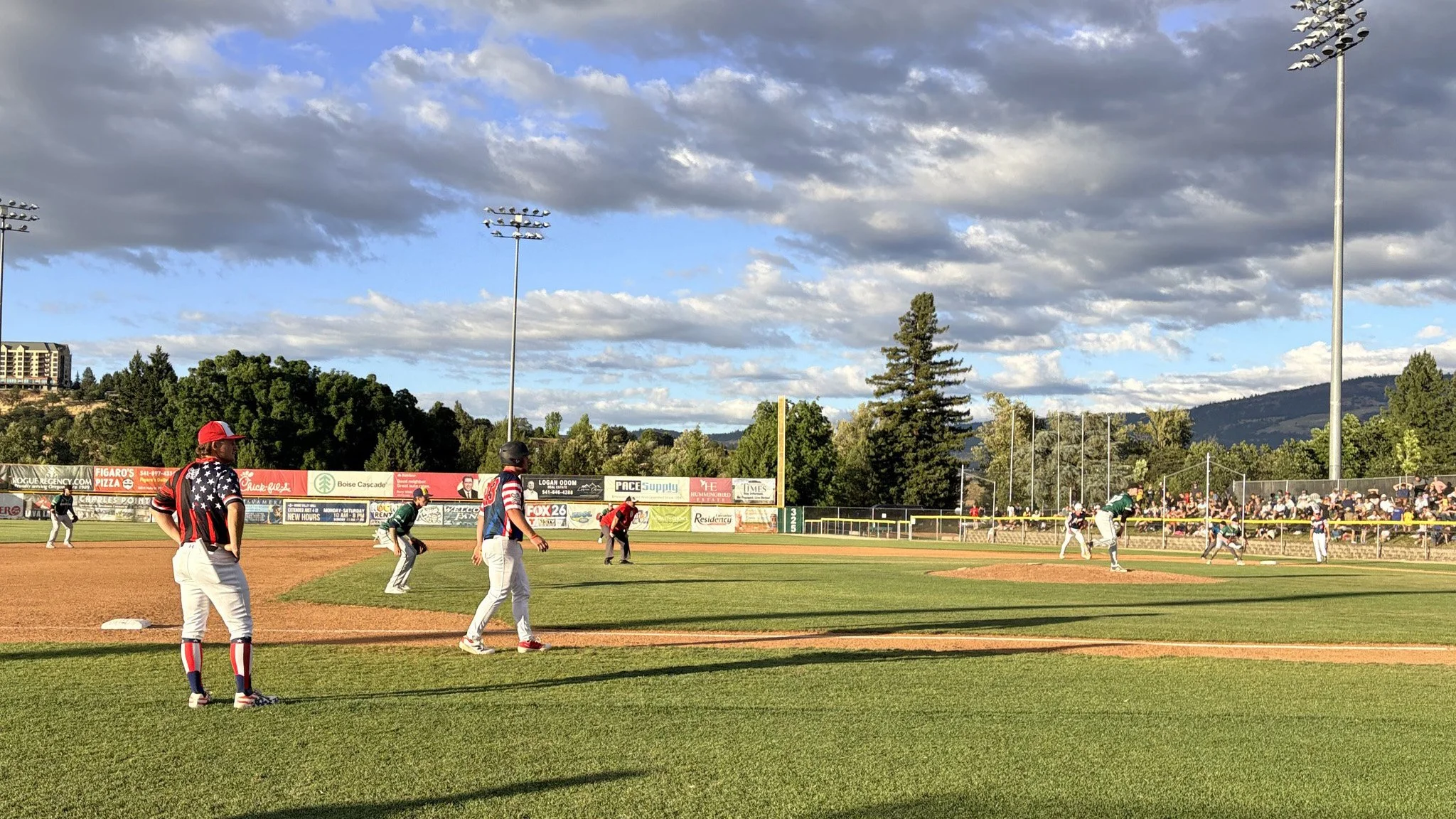 Medford Rogues Open Season 3-1, Host Redmond Dudes This Weekend