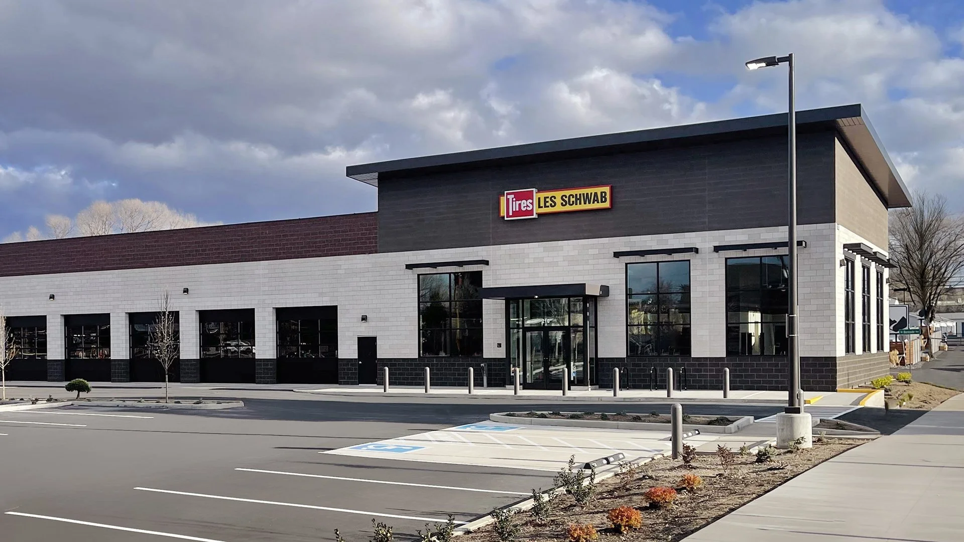 Les Schwab Cuts 70 Jobs at Bend Headquarters
