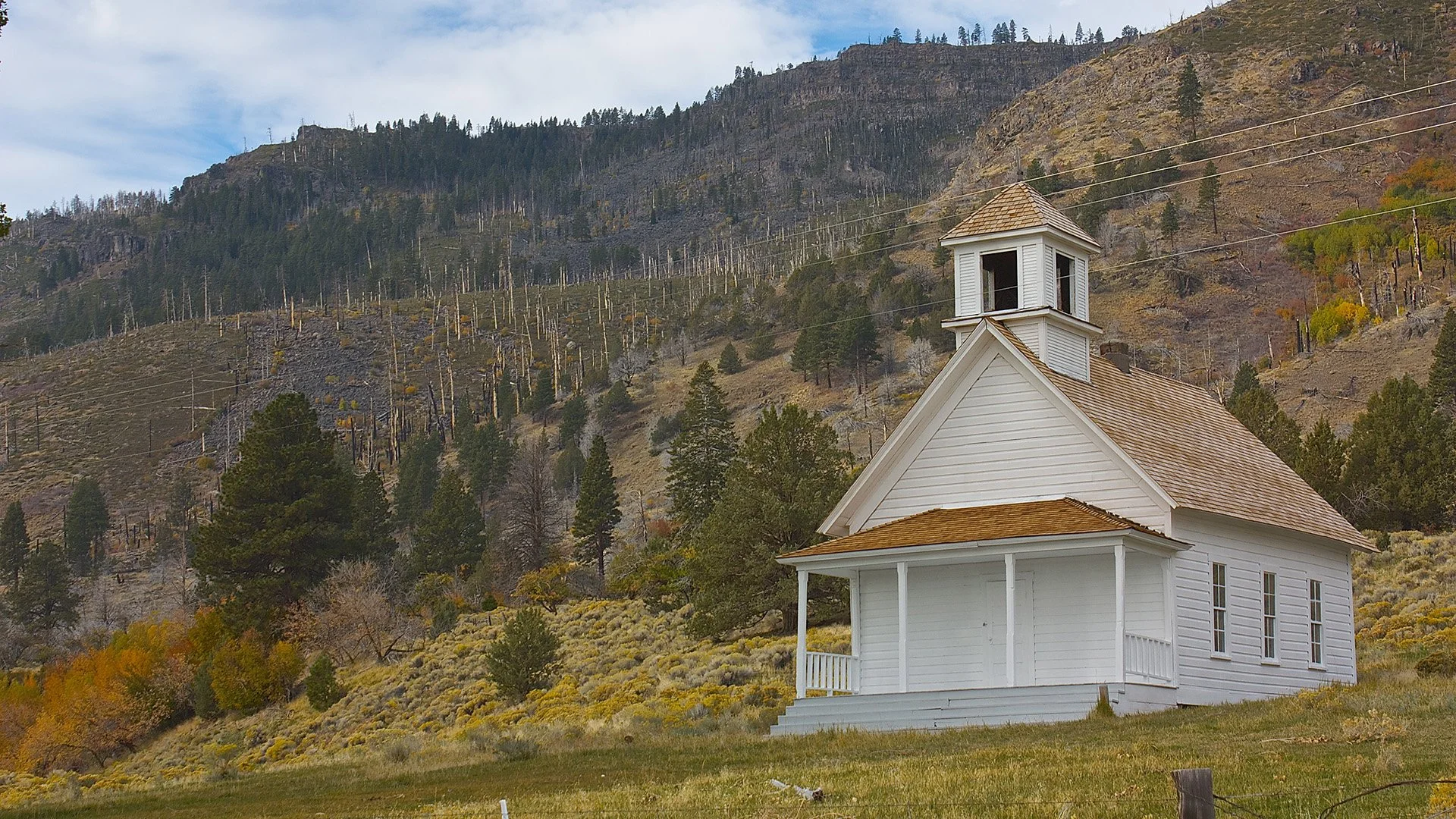 Weekend Forecast: Red Flag Warning, Gusty Winds Raise Fire Danger East of Cascades