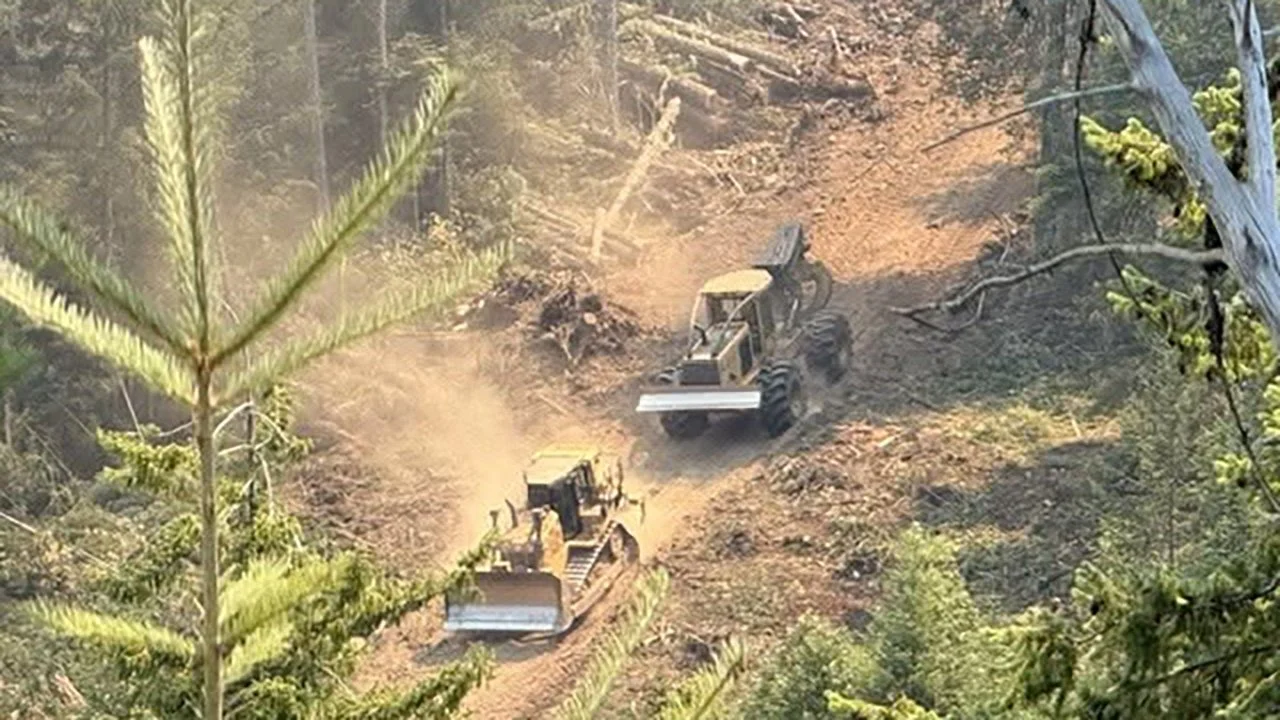 East Evans Creek Fire Activity Increases as Crews Brace for Thunderstorms