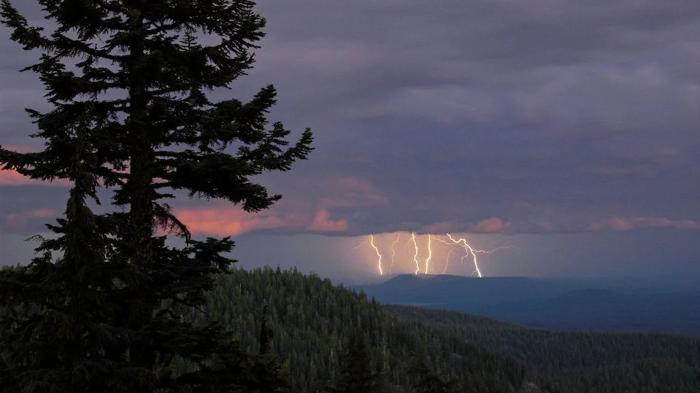 Fire Weather Watch Issued as Lightning Threat Builds Across Southern Oregon