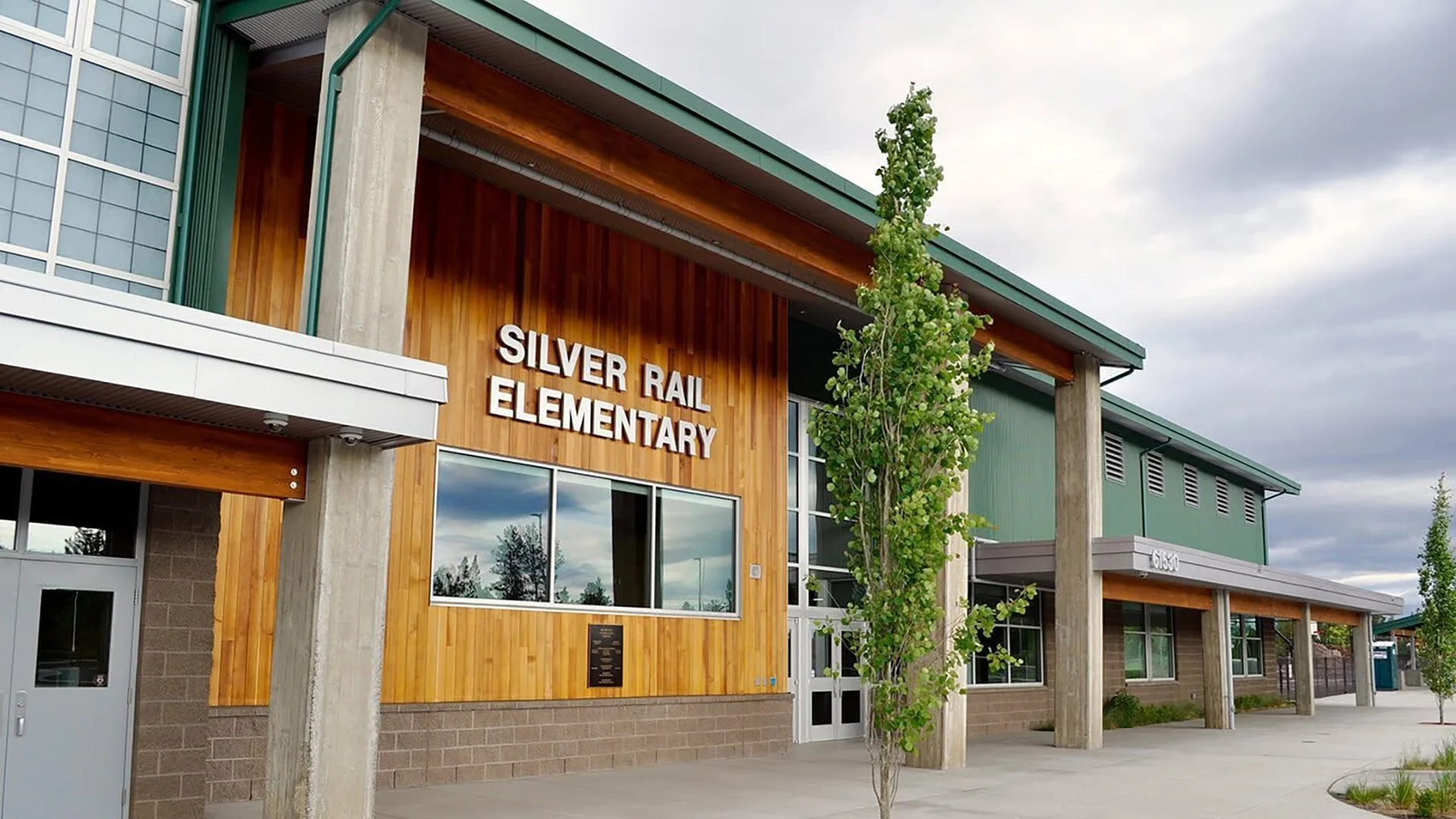 3 Children, Teacher Killed in Bend School Shooting; 16-Year-Old Suspect Dead