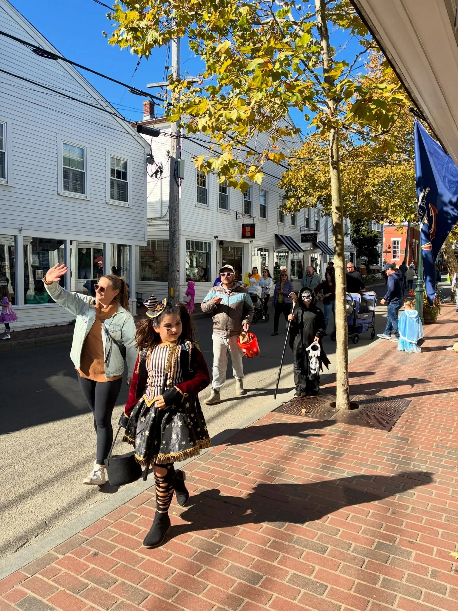 We had a blast handing out candy at Edgartown&rsquo;s Happy Haunting this past Sunday! 

We&rsquo;re so grateful to be apart of this community! 

#wharf #halloween #happyhaunting #edgartown