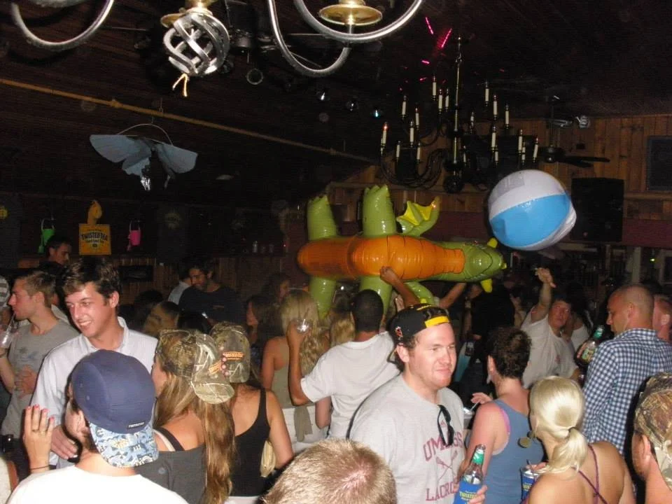 The-wharf-back-bar-nightclub-marthas-vineyard-edgartown.jpg