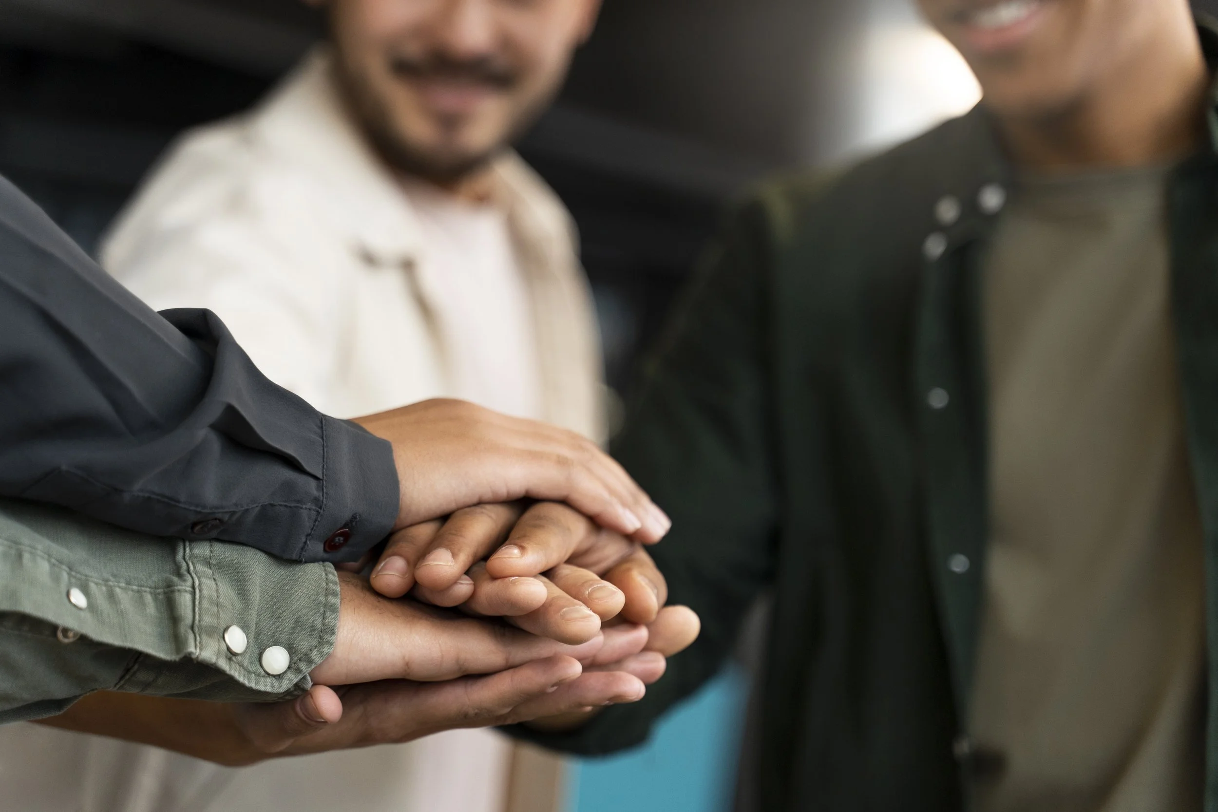 Respetarnos, mejor aún amarnos. Oír, discernir, hablar y acordar