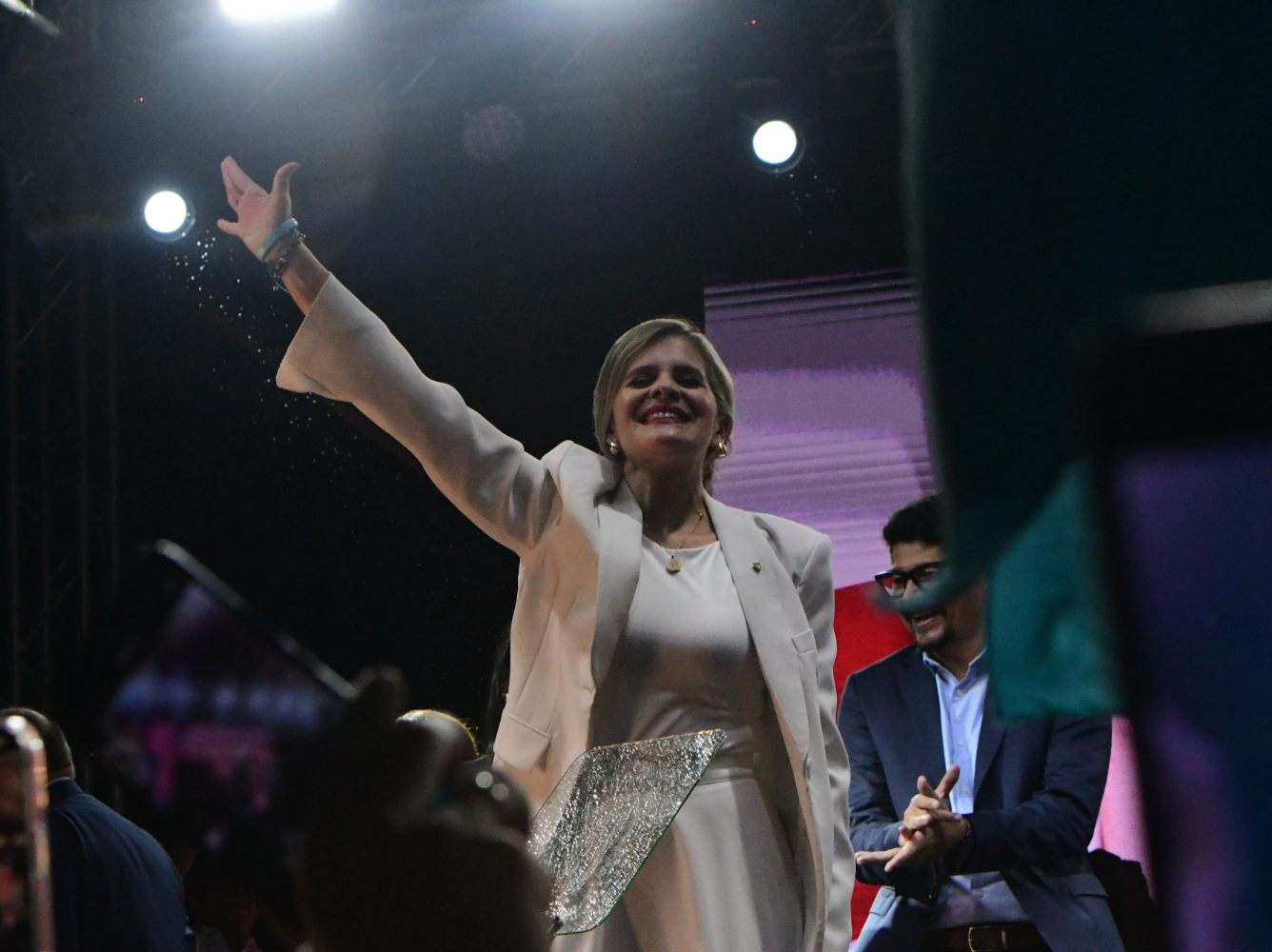 Una Presidenta de todos los costarricenses