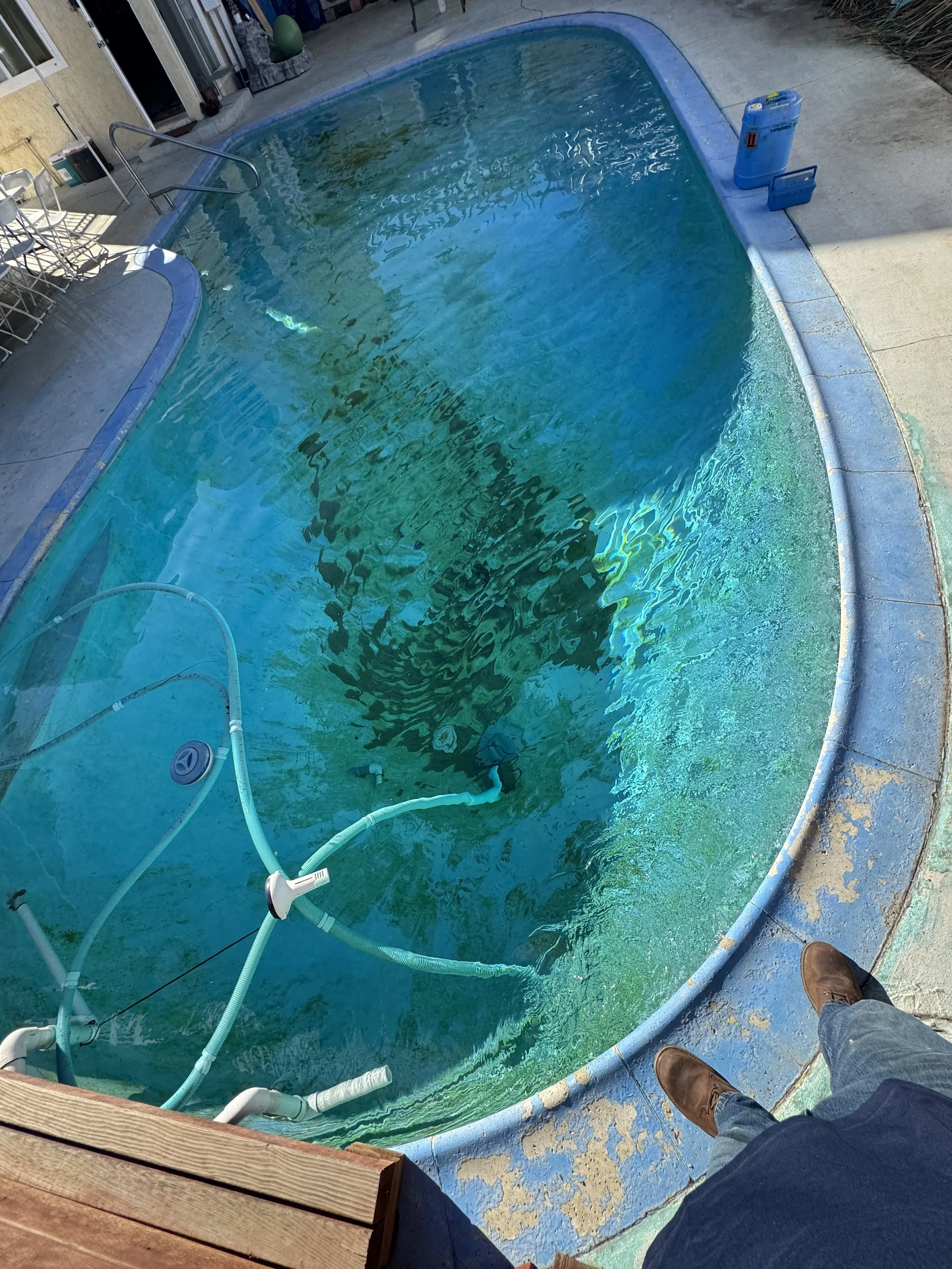 DE on floor from broken grids 