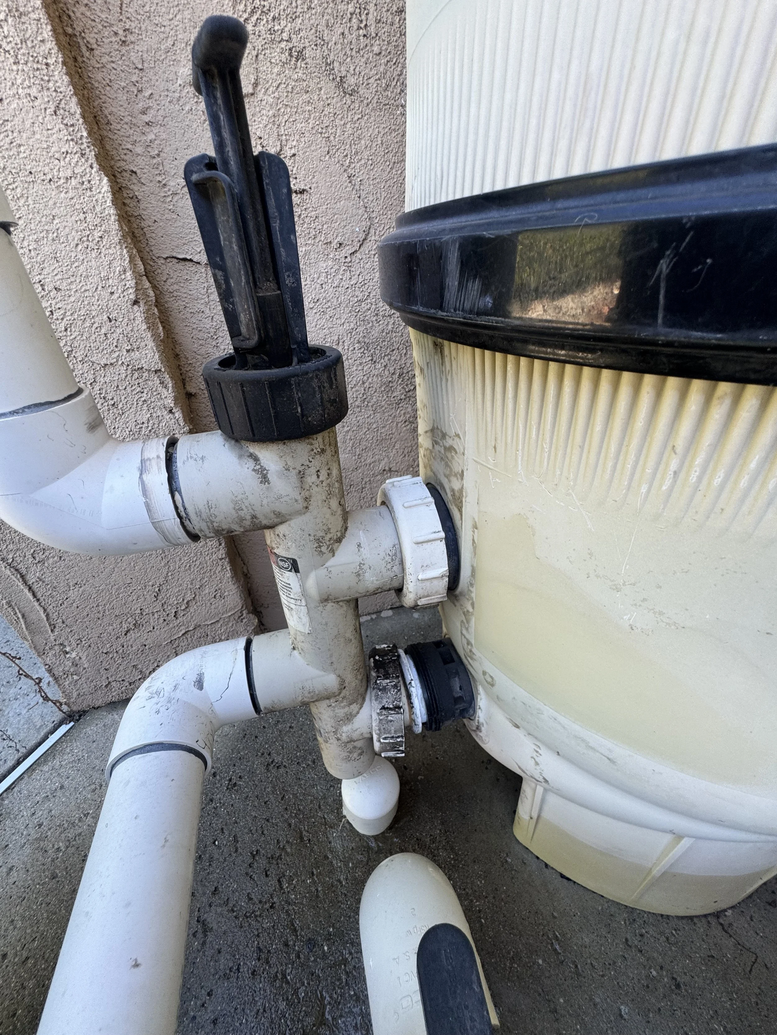 Broken back wash assembly union