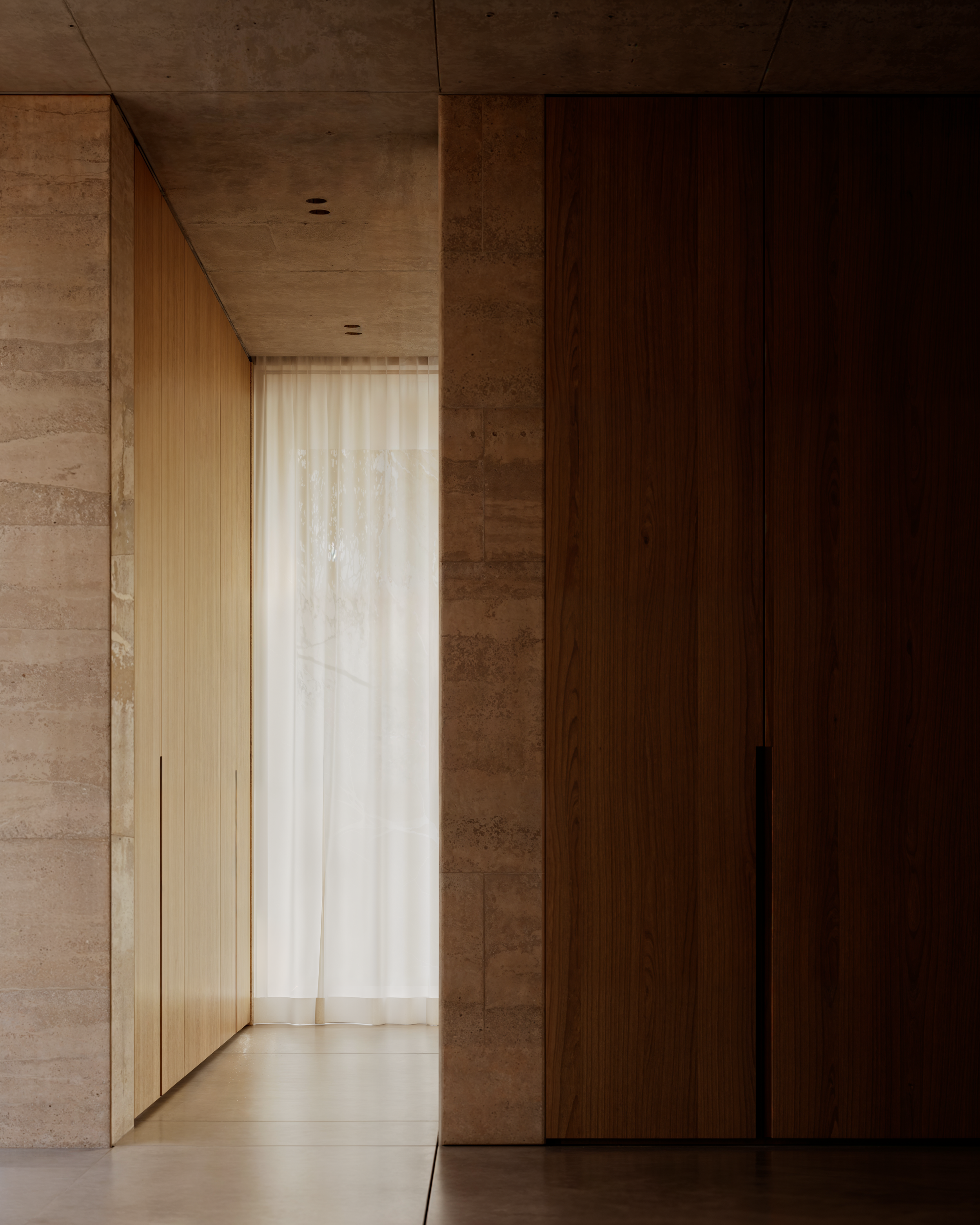 Interior_Robe_Camera013_Interactive LightMix.png